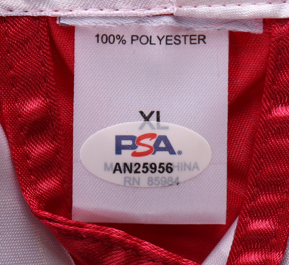 Mike Tyson Signed Everlast Boxing Robe (PSA) at PristineAuction.com Mike Tyson Signed Everlast Boxing Robe (PSA) at PristineAuction.com