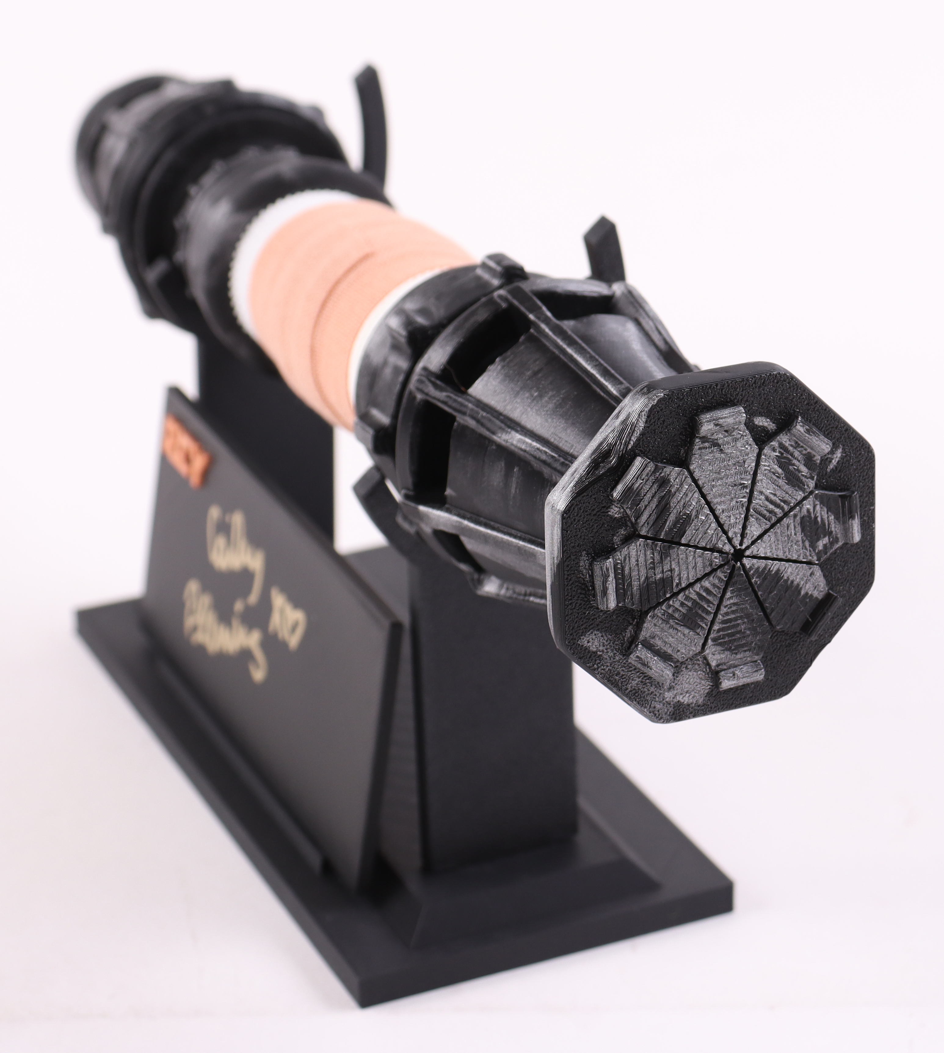 Cailey Fleming Signed Rey Star Wars Lightsaber Full Size Prop Replica with Display Stand (JSA COA) at PristineAuction.com Cailey Fleming Signed Rey Star Wars Lightsaber Full Size Prop Replica with Display Stand (JSA COA) at PristineAuction.com