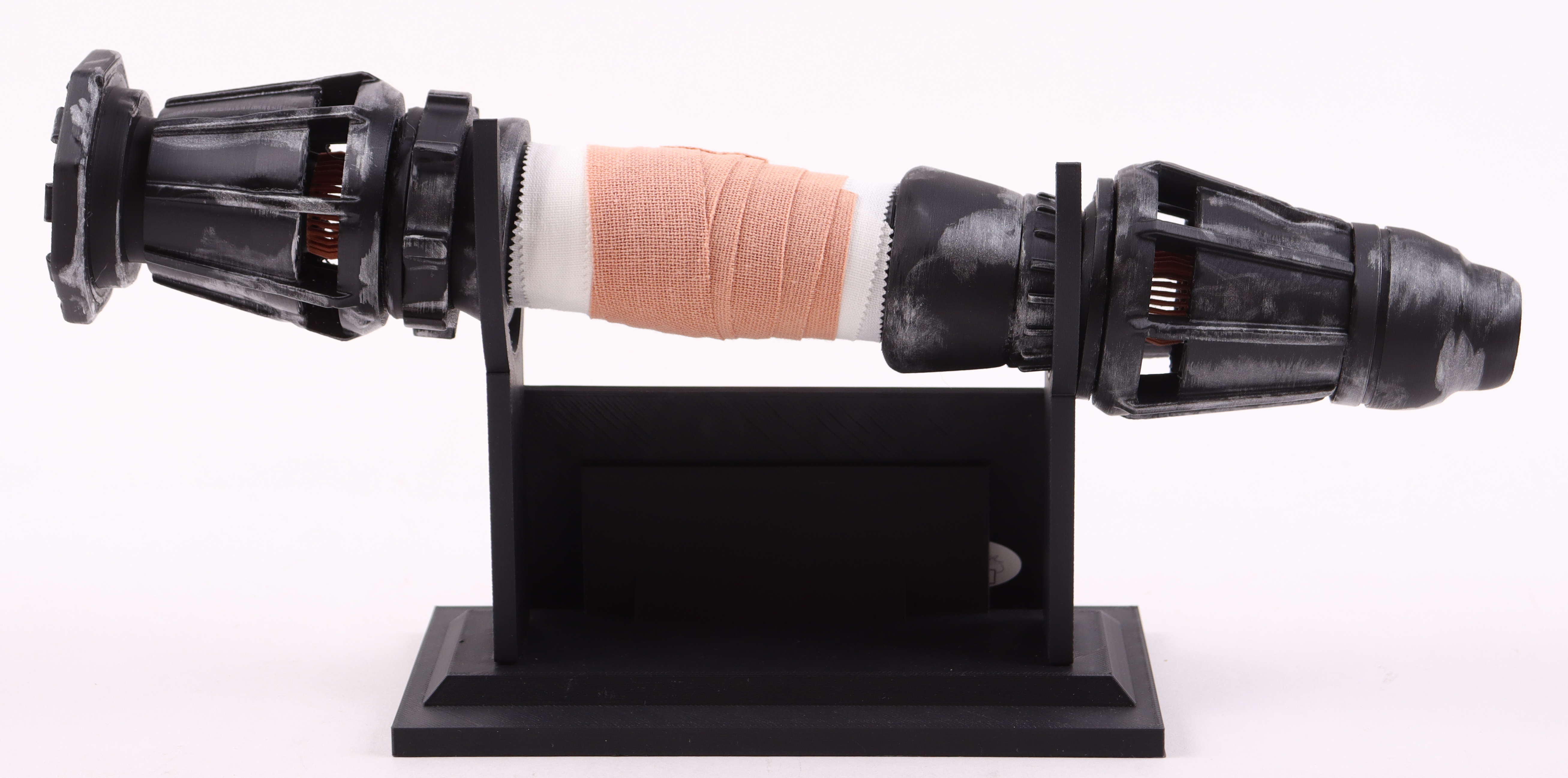 Cailey Fleming Signed Rey Star Wars Lightsaber Full Size Prop Replica with Display Stand (JSA COA) at PristineAuction.com Cailey Fleming Signed Rey Star Wars Lightsaber Full Size Prop Replica with Display Stand (JSA COA) at PristineAuction.com