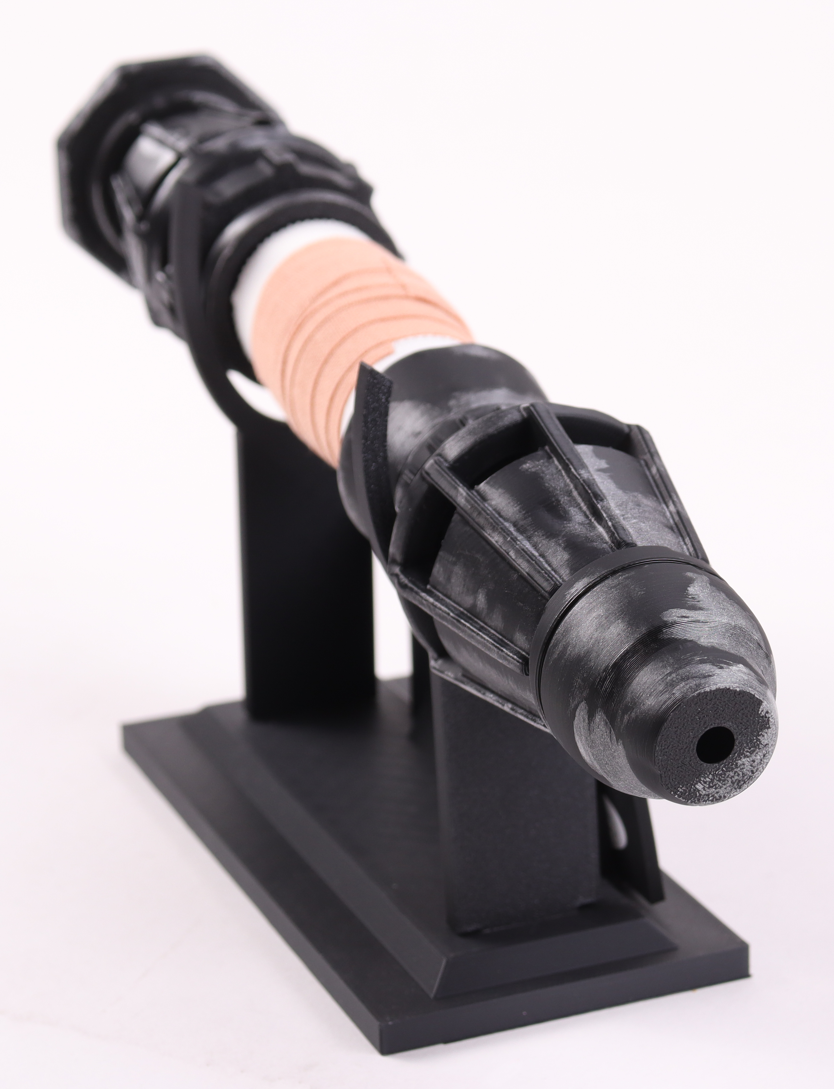 Cailey Fleming Signed Rey Star Wars Lightsaber Full Size Prop Replica with Display Stand (JSA COA) at PristineAuction.com Cailey Fleming Signed Rey Star Wars Lightsaber Full Size Prop Replica with Display Stand (JSA COA) at PristineAuction.com