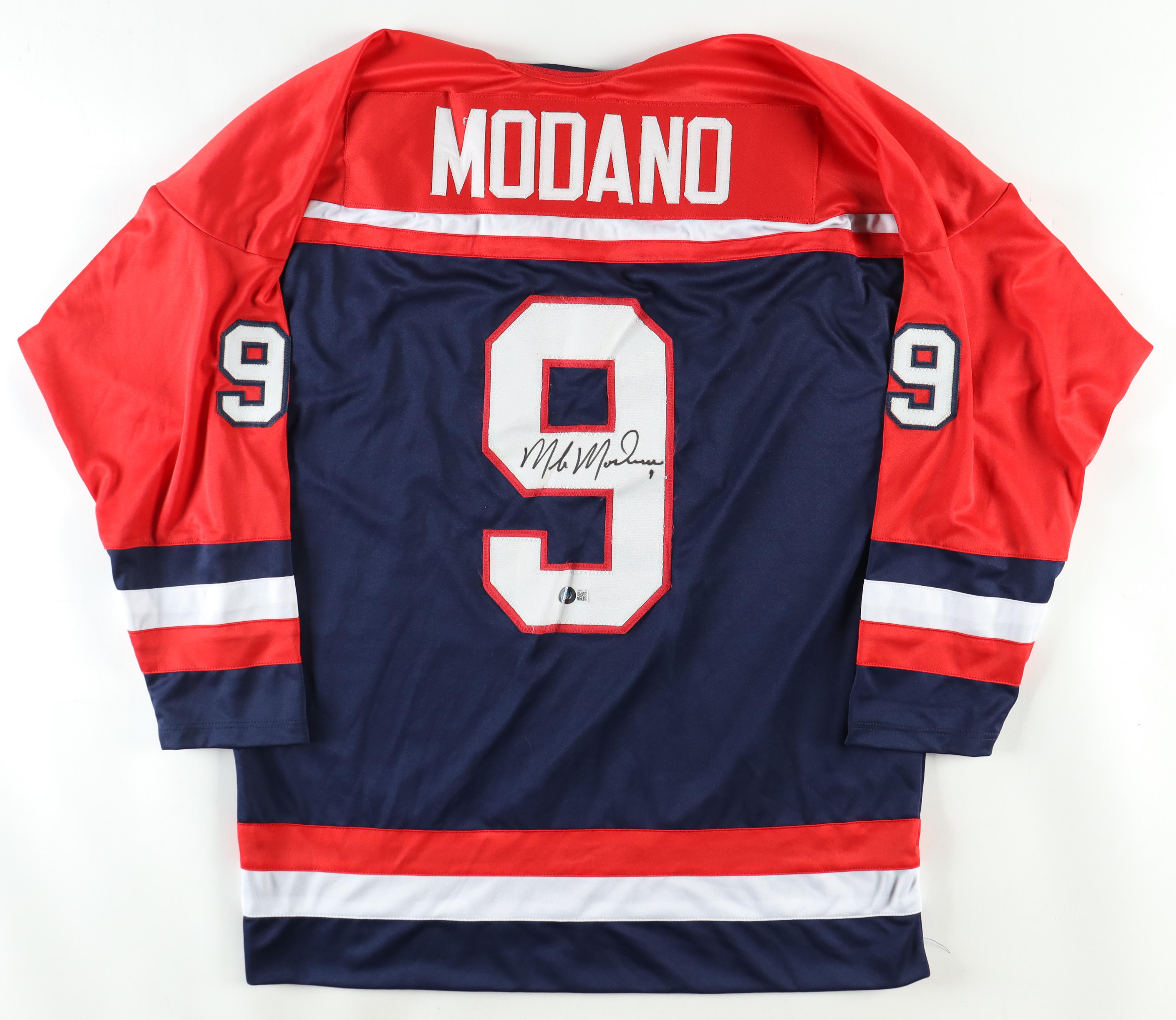 Mike Modano Signed Jersey (Beckett) at PristineAuction.com Mike Modano Signed Jersey (Beckett) at PristineAuction.com
