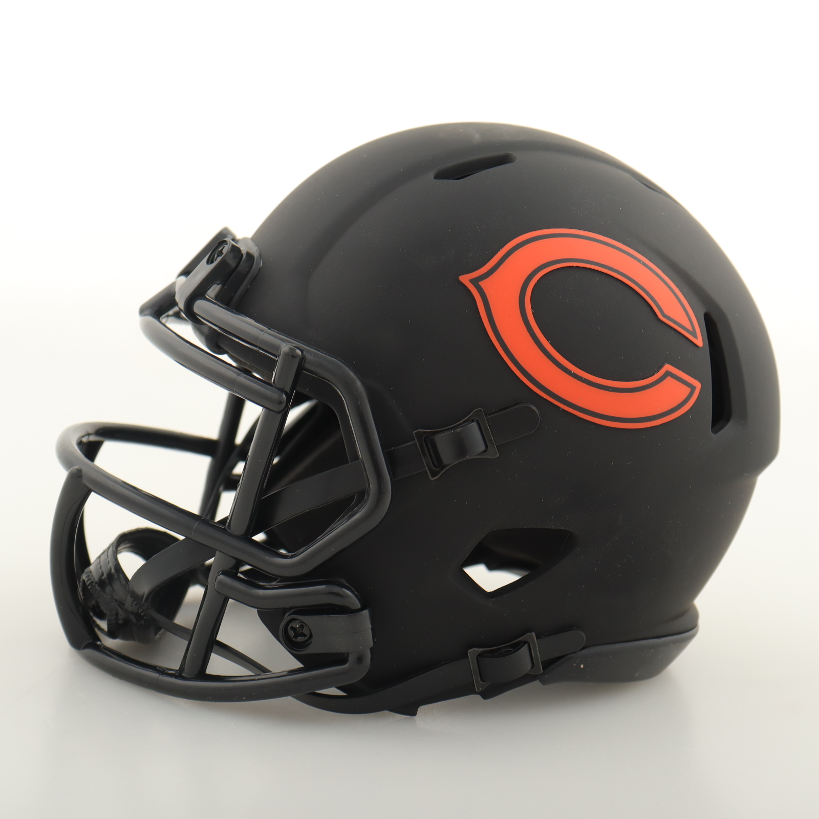 Brian Urlacher Signed Bears Eclipse Alternate Speed Mini Helmet Inscribed "HOF 18" (Beckett) at PristineAuction.com Brian Urlacher Signed Bears Eclipse Alternate Speed Mini Helmet Inscribed "HOF 18" (Beckett) at PristineAuction.com