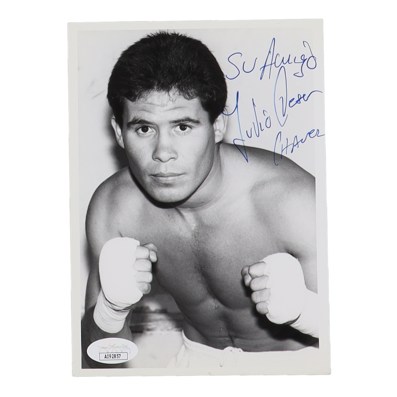 Julio Cesar Chavez Signed 5x7 Vintage Photo Inscribed "Su Amigo" (JSA) at PristineAuction.com Julio Cesar Chavez Signed 5x7 Vintage Photo Inscribed "Su Amigo" (JSA) at PristineAuction.com