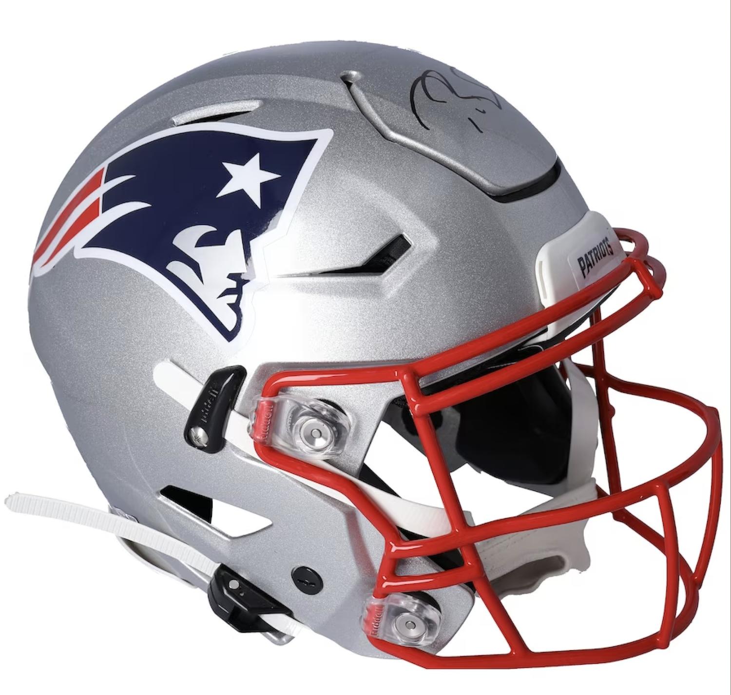 Tom Brady Signed Patriots Full-Size Authentic On-Field Speedflex Helmet (Fanatics) at PristineAuction.com Tom Brady Signed Patriots Full-Size Authentic On-Field Speedflex Helmet (Fanatics) at PristineAuction.com