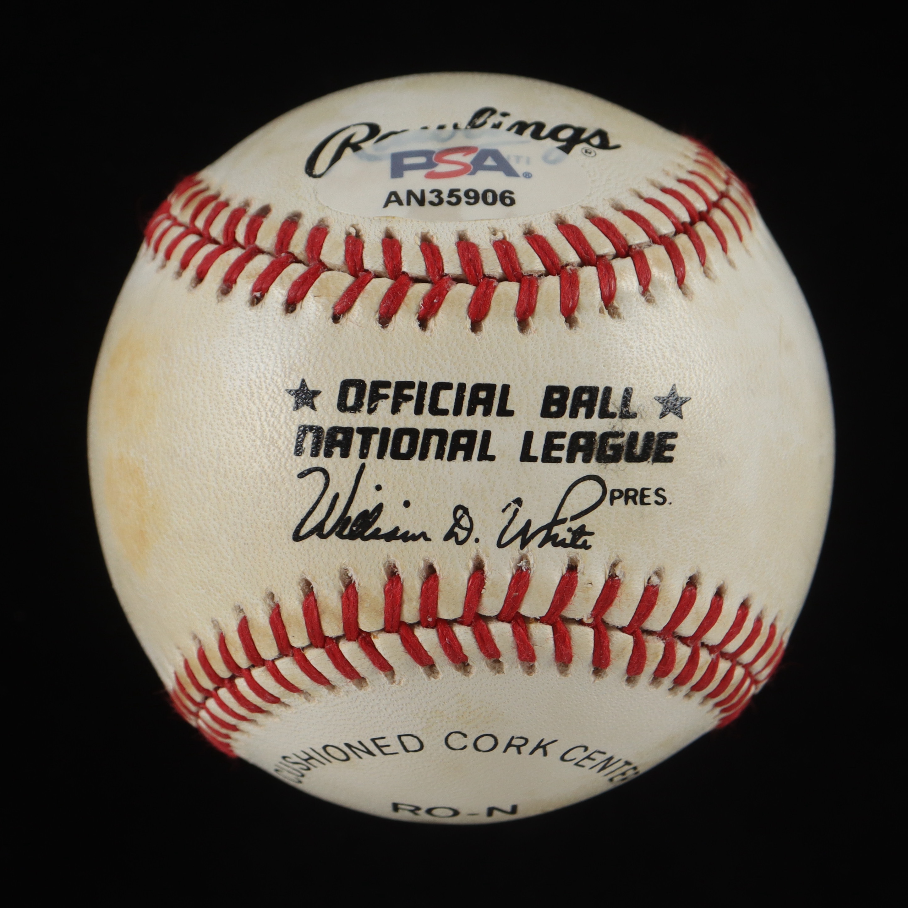 Stan Musial Signed ONL Baseball In Display Case (PSA) at PristineAuction.com Stan Musial Signed ONL Baseball In Display Case (PSA) at PristineAuction.com
