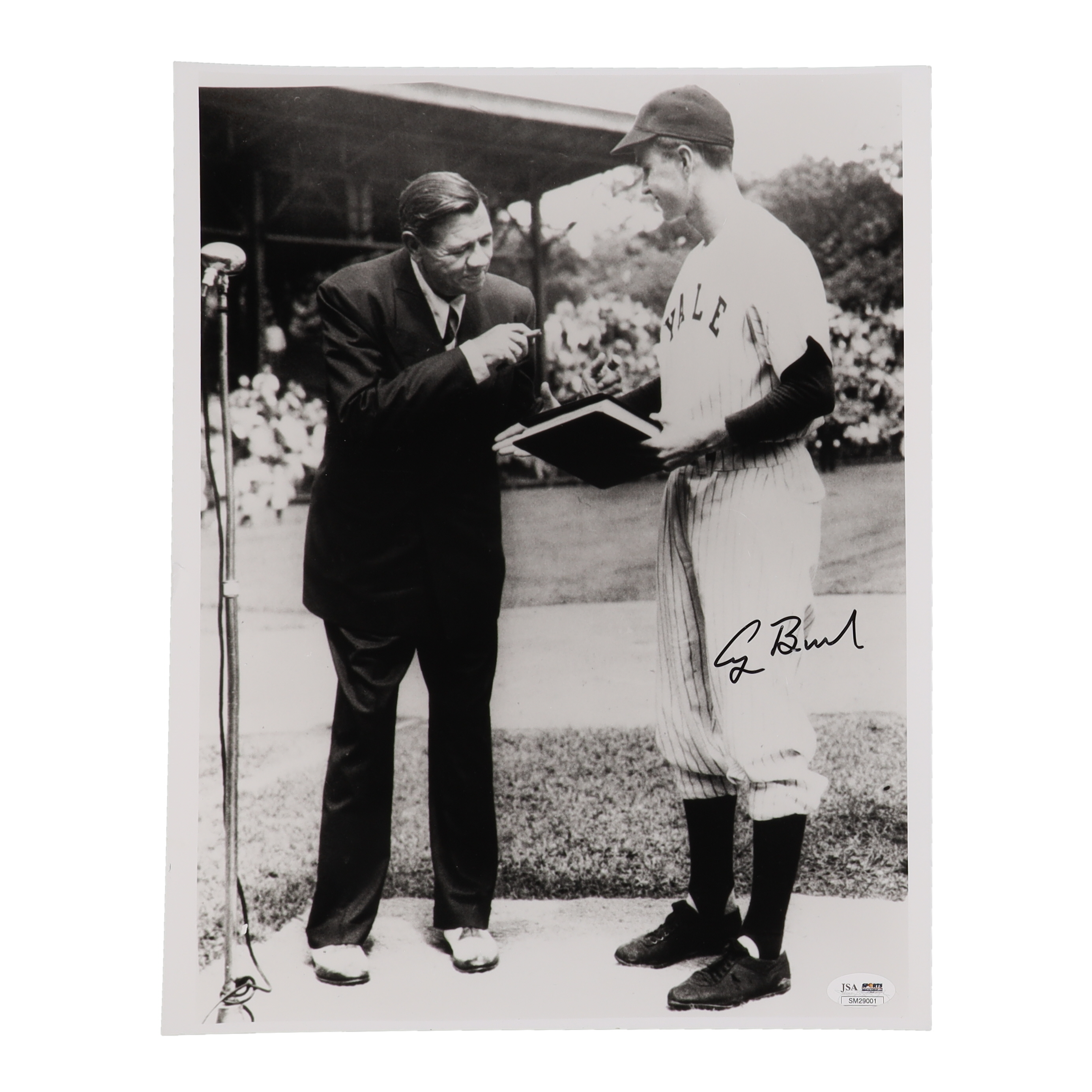 George H.W. Bush Signed Yale Bulldogs 11x14 Photo (JSA) at PristineAuction.com George H.W. Bush Signed Yale Bulldogs 11x14 Photo (JSA) at PristineAuction.com