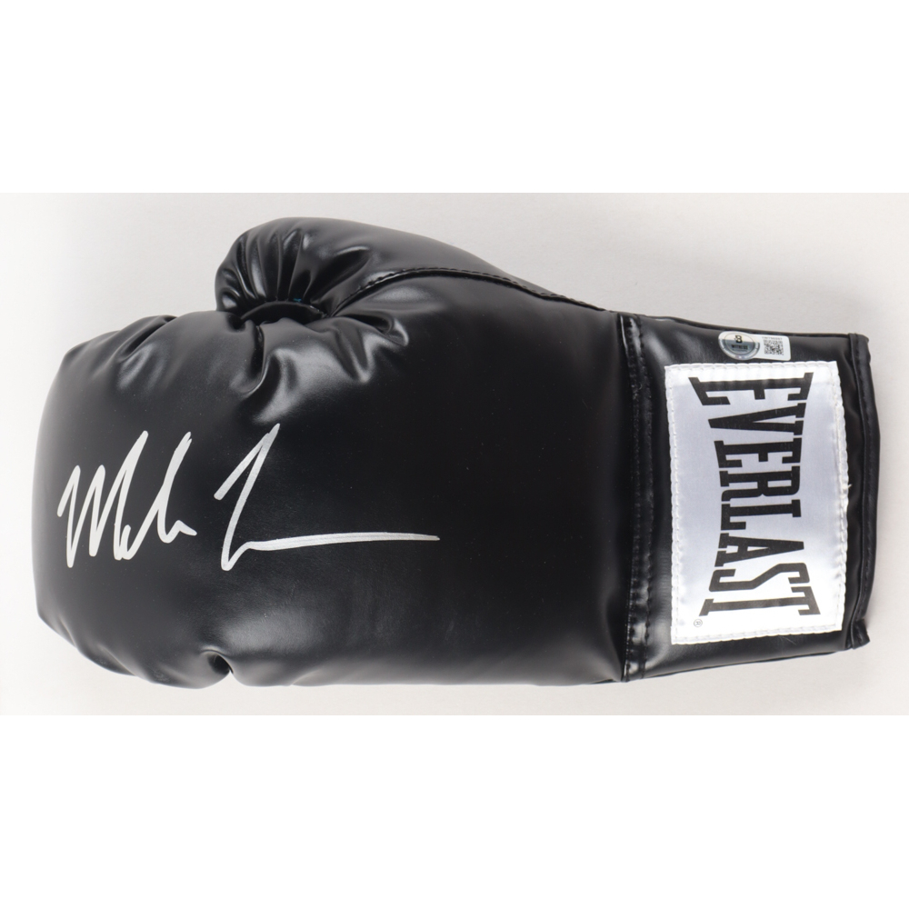 Gant De Boxe Everlast Rouge Signé Mike Tyson – Certifié Beckett – Encadré