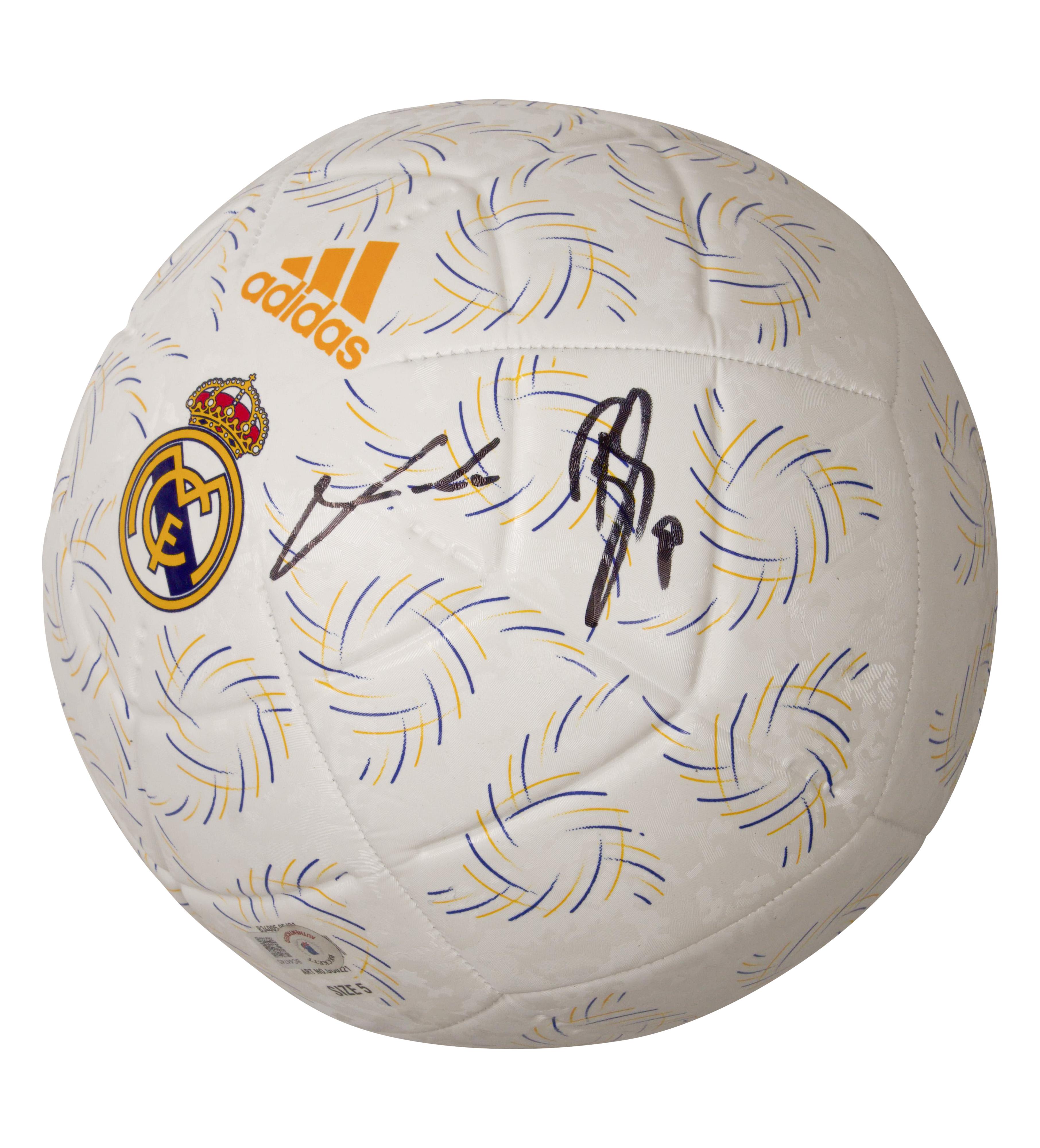 Karim Benzema & Luka Modric Signed Real Madrid CF Logo Soccer Ball (Beckett) at PristineAuction.com Karim Benzema & Luka Modric Signed Real Madrid CF Logo Soccer Ball (Beckett) at PristineAuction.com