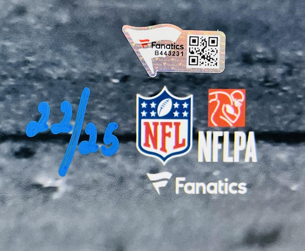 Derrick Henry Signed LE Titans 16x20 Photo (Fanatics) at PristineAuction.com Derrick Henry Signed LE Titans 16x20 Photo (Fanatics) at PristineAuction.com