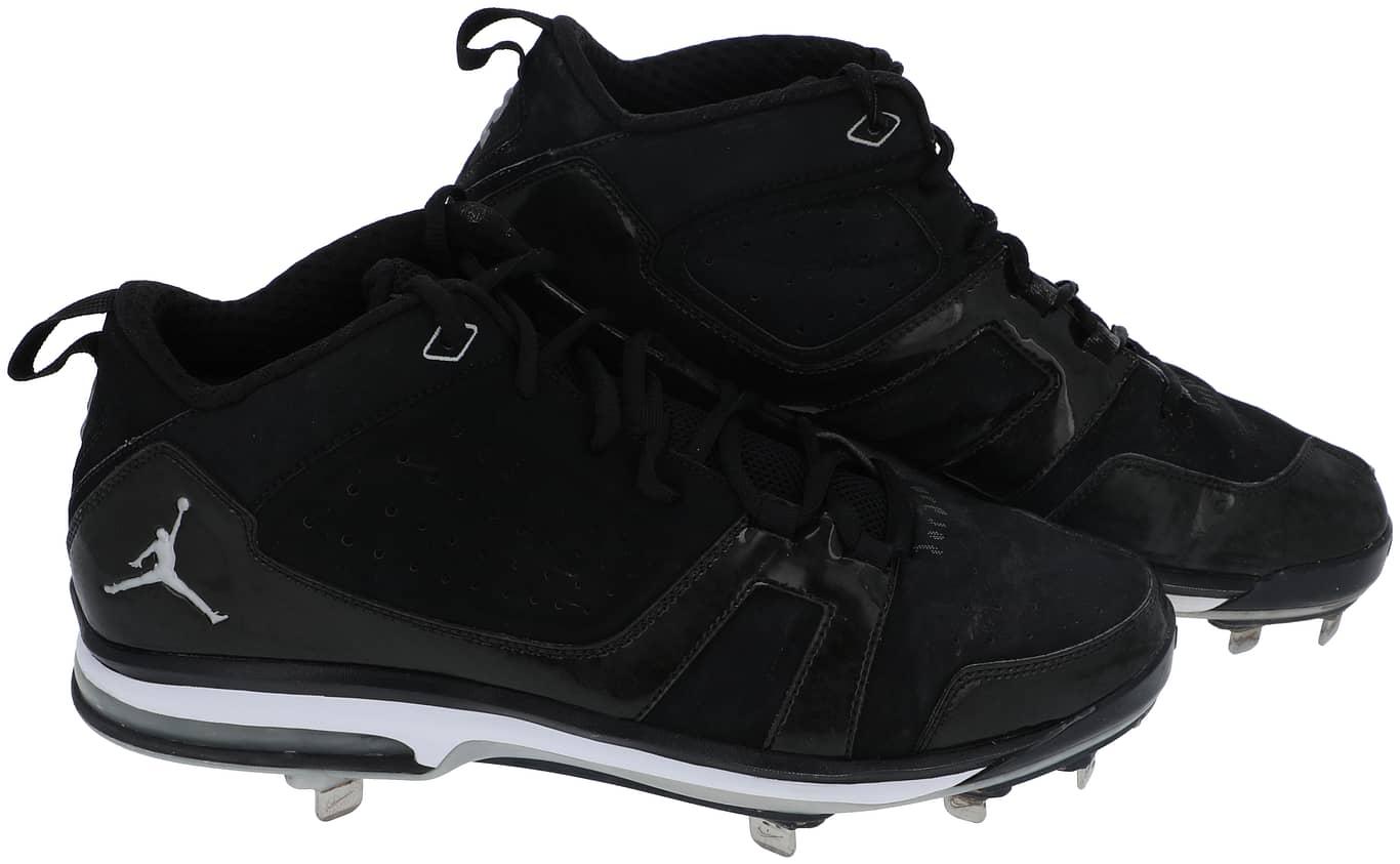Derek Jeter Signed Game-Used Jordan Brand Baseball Cleats (Steiner) at PristineAuction.com Derek Jeter Signed Game-Used Jordan Brand Baseball Cleats (Steiner) at PristineAuction.com
