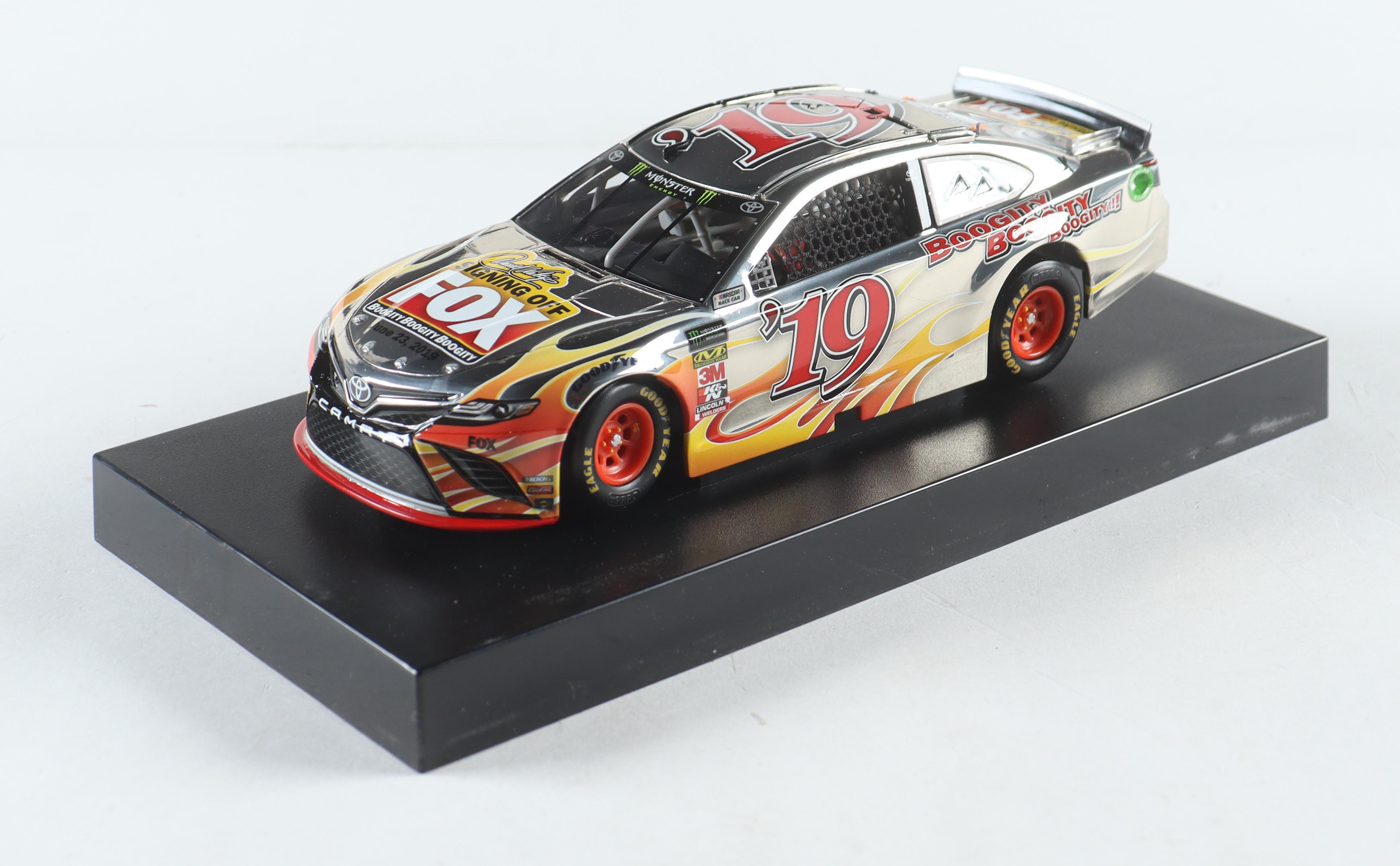 Darrell Waltrip LE #19 Fox Signing Off 2019 Camry Color Chrome 1:24 Diecast Car at PristineAuction.com Darrell Waltrip LE #19 Fox Signing Off 2019 Camry Color Chrome 1:24 Diecast Car at PristineAuction.com