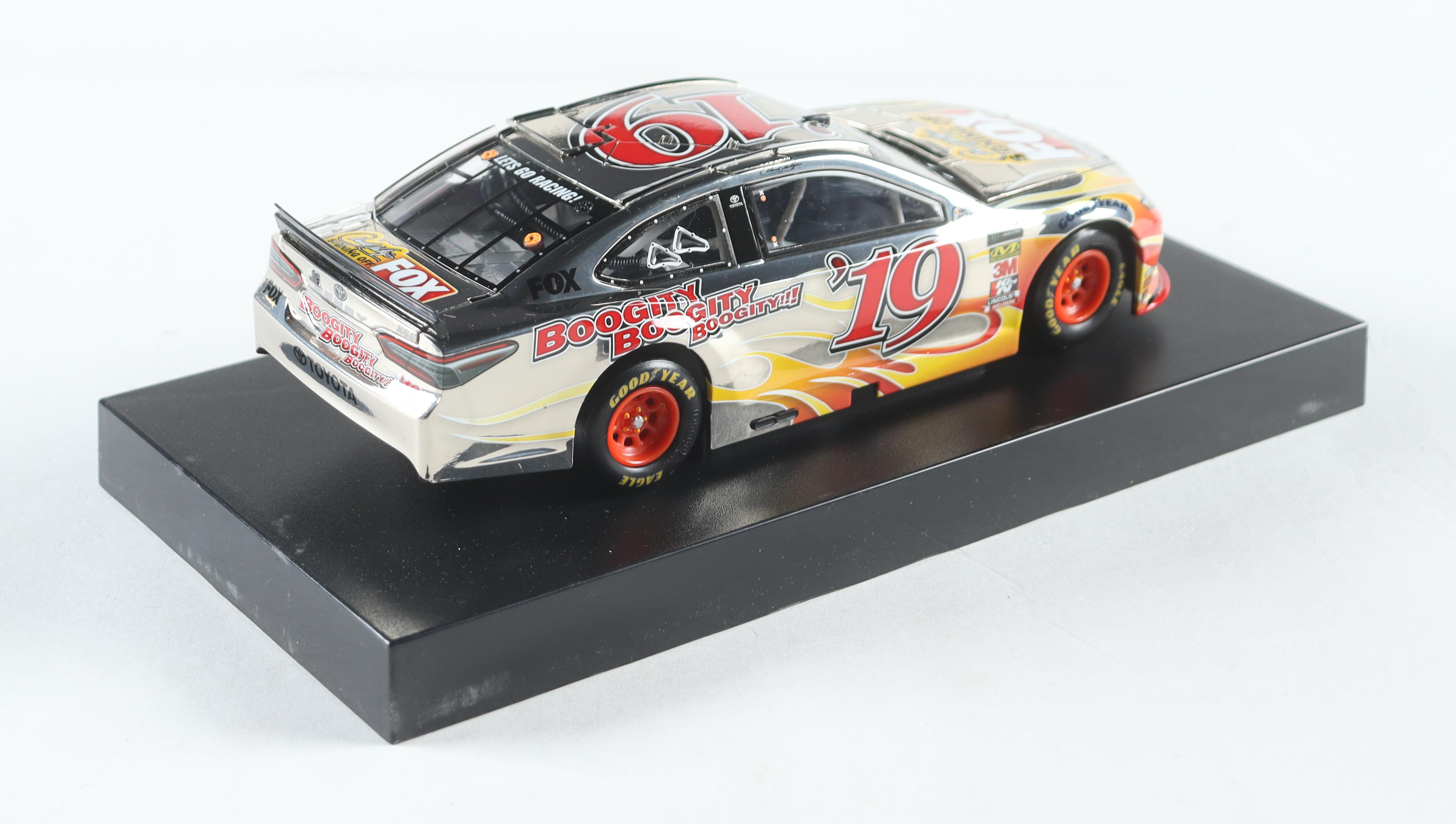Darrell Waltrip LE #19 Fox Signing Off 2019 Camry Color Chrome 1:24 Diecast Car at PristineAuction.com Darrell Waltrip LE #19 Fox Signing Off 2019 Camry Color Chrome 1:24 Diecast Car at PristineAuction.com