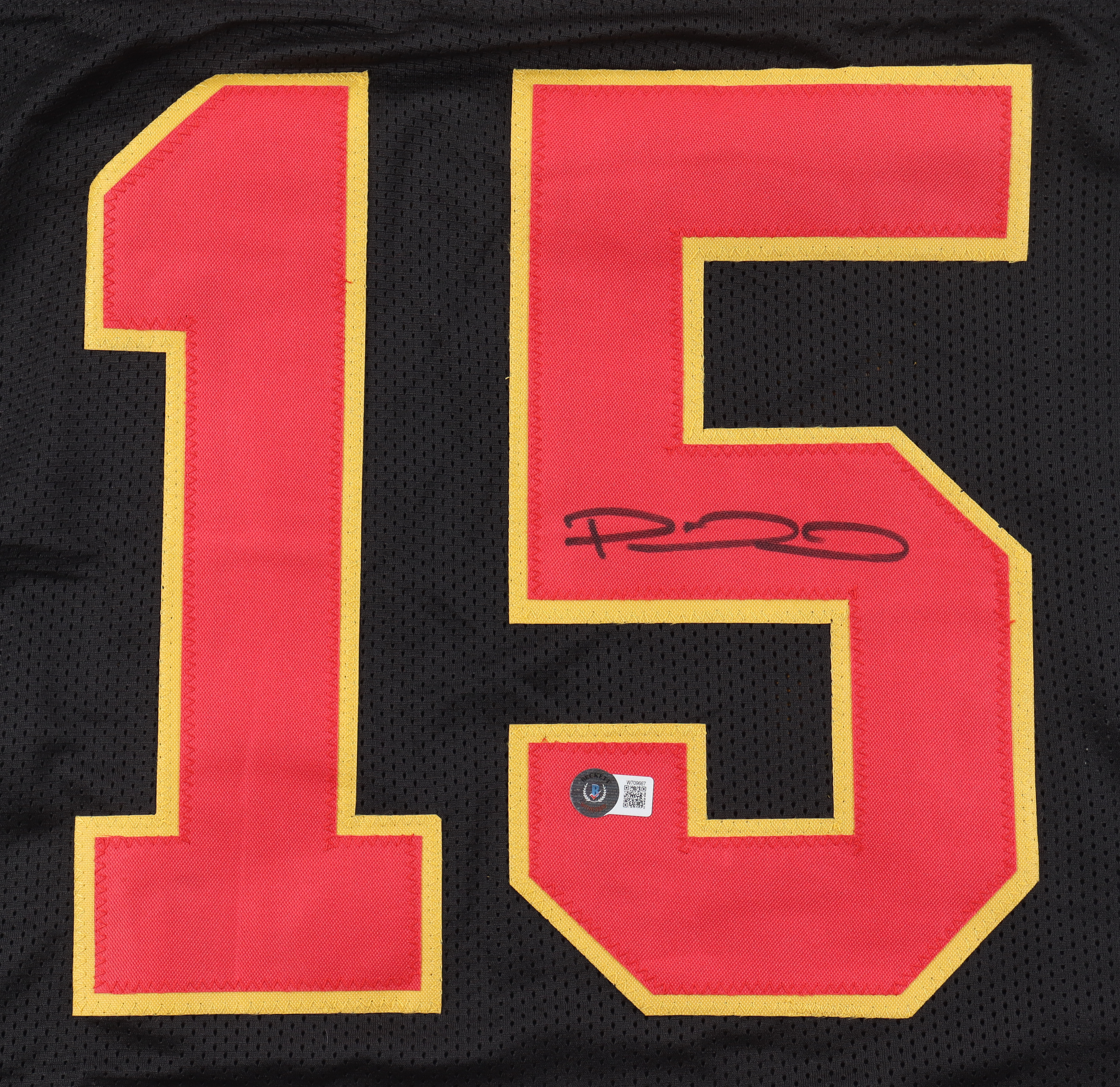 Patrick Mahomes Signed Jersey (Beckett) at PristineAuction.com Patrick Mahomes Signed Jersey (Beckett) at PristineAuction.com