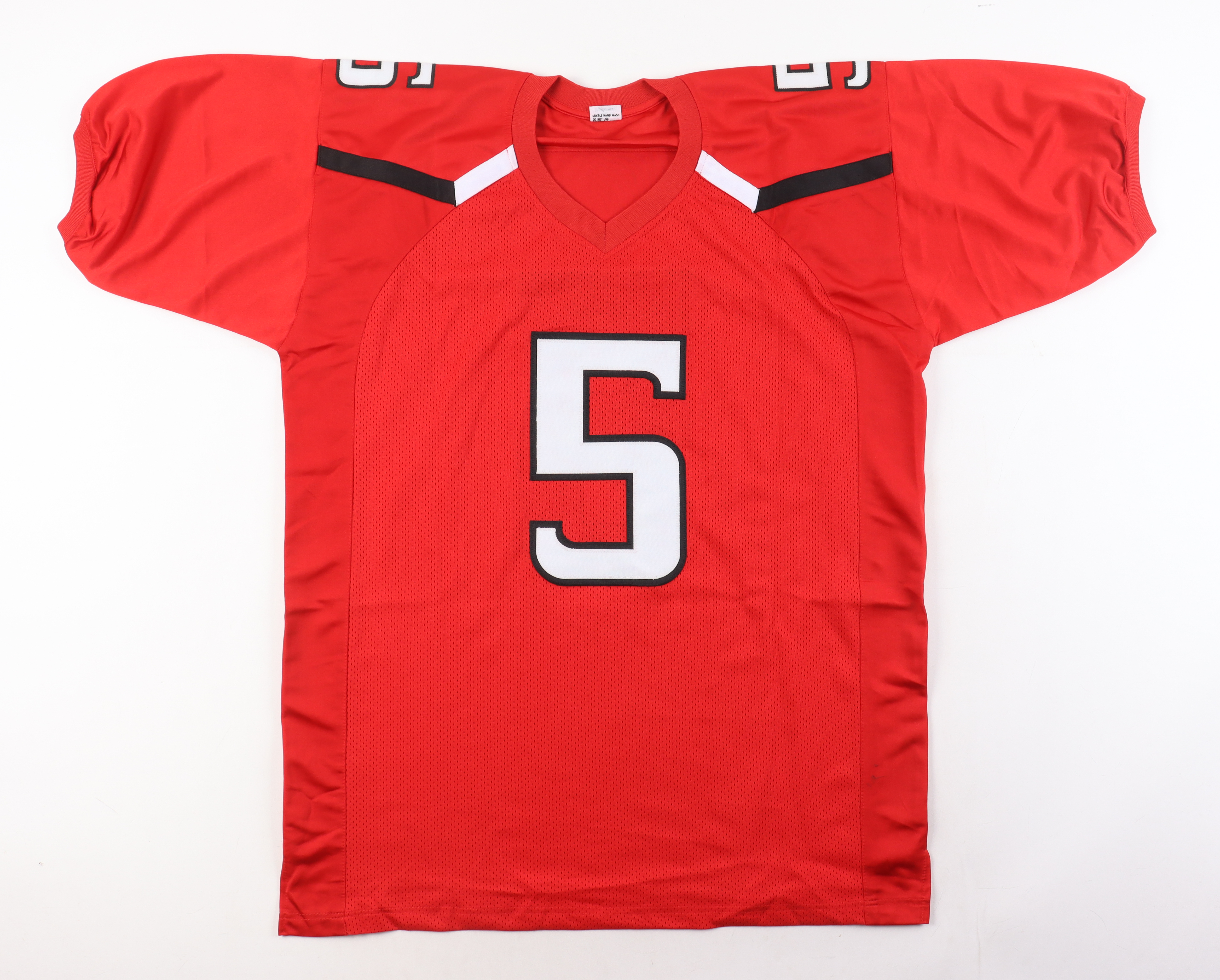 Patrick Mahomes Signed Jersey (Beckett) at PristineAuction.com Patrick Mahomes Signed Jersey (Beckett) at PristineAuction.com