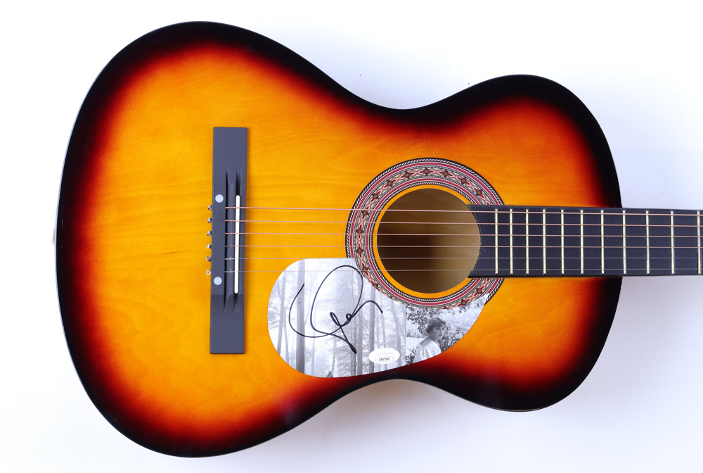Taylor Swift Signed 38" Acoustic Guitar (JSA) at PristineAuction.com Taylor Swift Signed 38" Acoustic Guitar (JSA) at PristineAuction.com