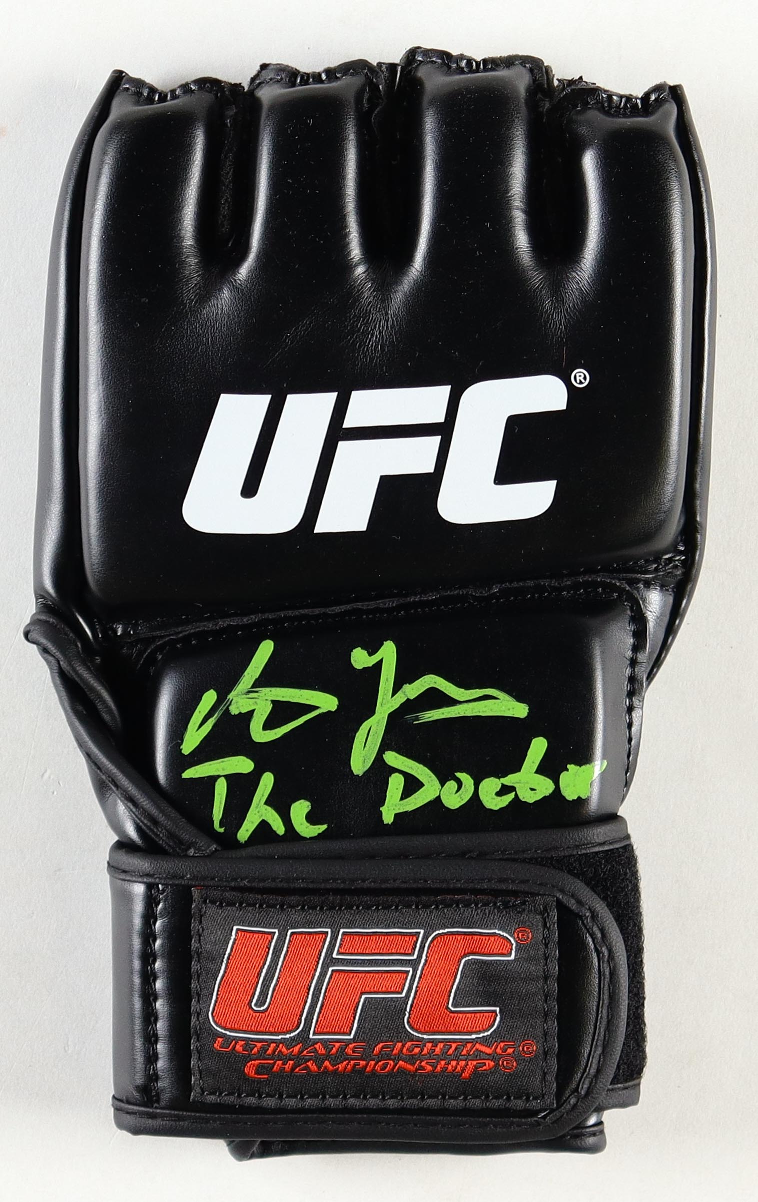 Uros Medic Signed UFC Glove Inscribed "The Doctor" (Beckett) at PristineAuction.com Uros Medic Signed UFC Glove Inscribed "The Doctor" (Beckett) at PristineAuction.com