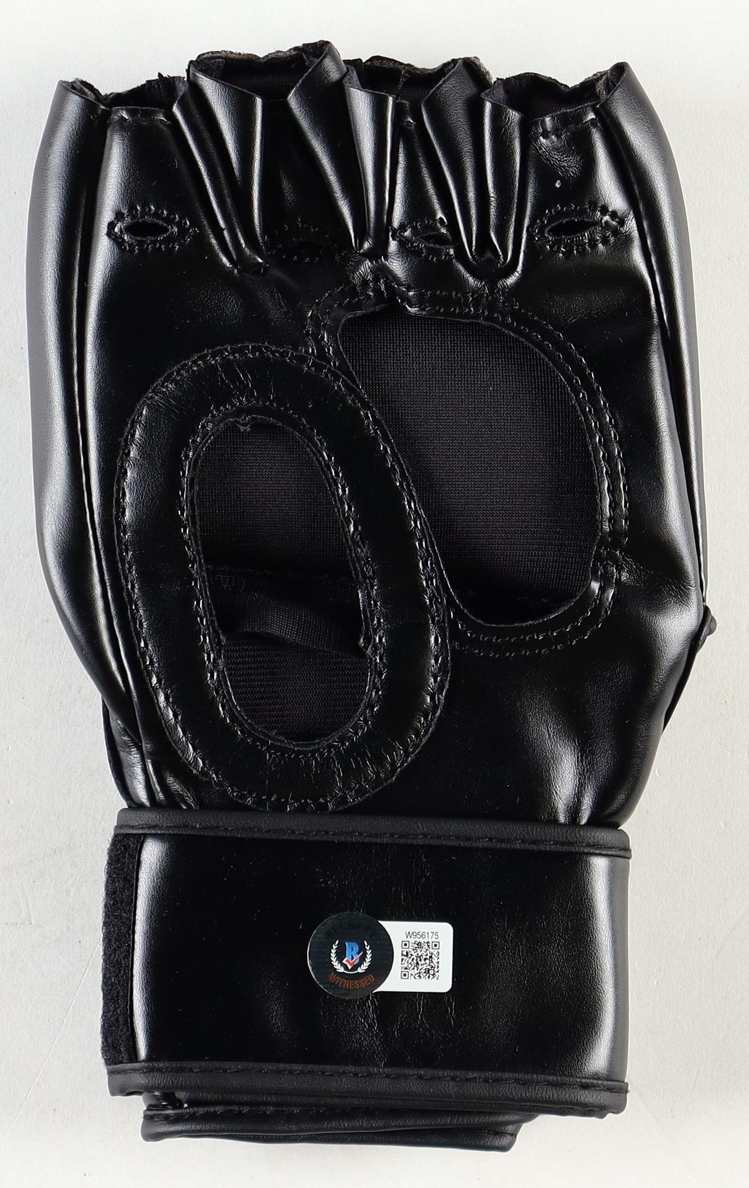 Uros Medic Signed UFC Glove Inscribed "The Doctor" (Beckett) at PristineAuction.com Uros Medic Signed UFC Glove Inscribed "The Doctor" (Beckett) at PristineAuction.com