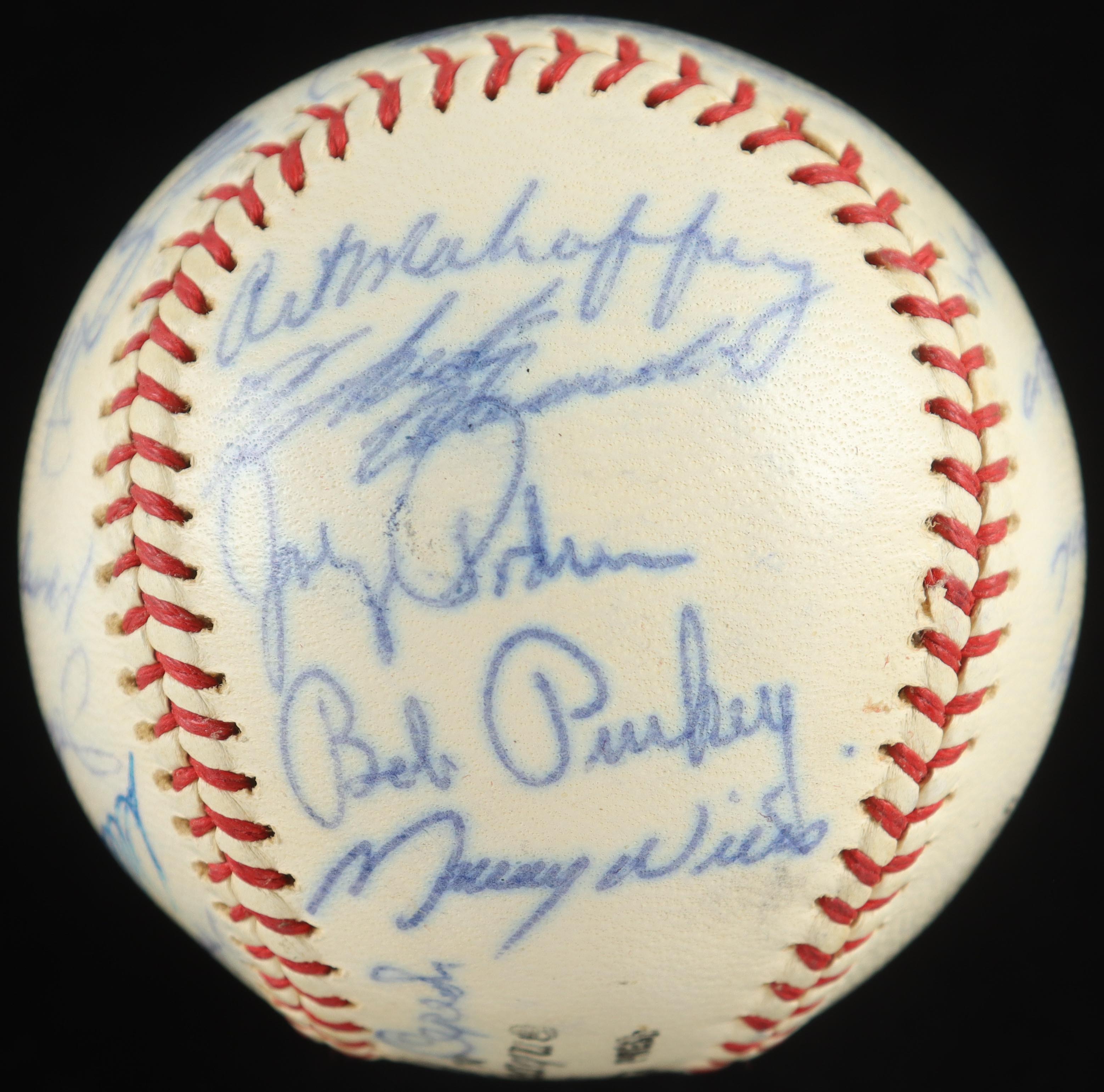 1962 NL All-Stars ONL Baseball Signed By (25) with Orlando Cepeda, Bob Gibson, Hank Aaron, Ernie Banks, Roberto Clemente (JSA) at PristineAuction.com 1962 NL All-Stars ONL Baseball Signed By (25) with Orlando Cepeda, Bob Gibson, Hank Aaron, Ernie Banks, Roberto Clemente (JSA) at PristineAuction.com