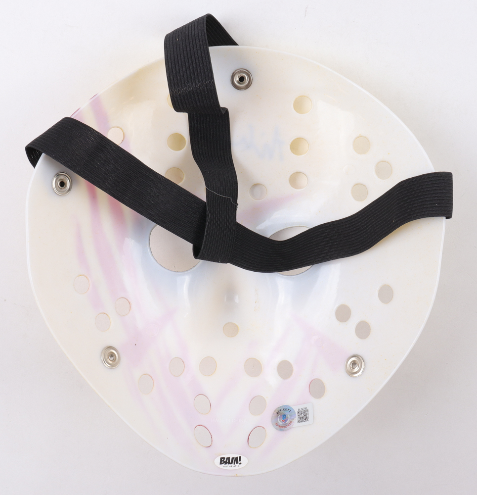 Ari Lehman Signed Jason "Friday the 13th" Mask (Beckett) at PristineAuction.com Ari Lehman Signed Jason "Friday the 13th" Mask (Beckett) at PristineAuction.com