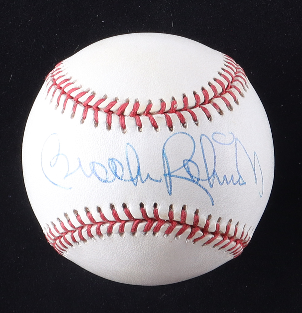 Brooks Robinson Signed OAL Baseball (Beckett) at PristineAuction.com Brooks Robinson Signed OAL Baseball (Beckett) at PristineAuction.com