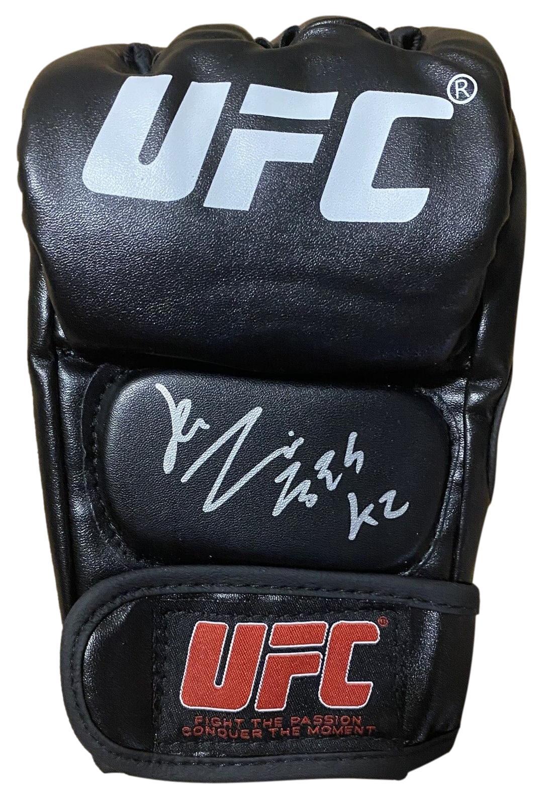 The Korean Zombie Signed UFC Glove (Beckett) at PristineAuction.com The Korean Zombie Signed UFC Glove (Beckett) at PristineAuction.com