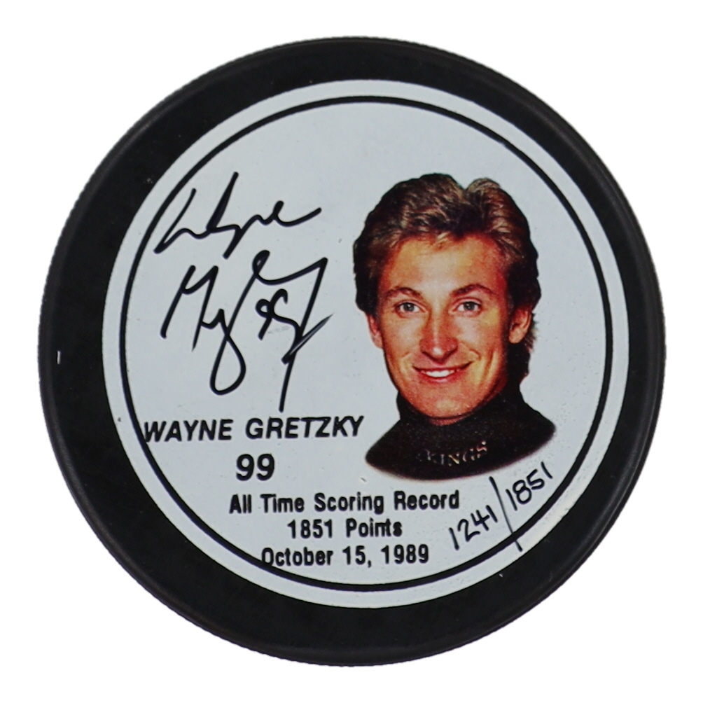 Wayne Gretzky Signed LE Commemorative Kings Logo Hockey Puck (PSA) at PristineAuction.com Wayne Gretzky Signed LE Commemorative Kings Logo Hockey Puck (PSA) at PristineAuction.com