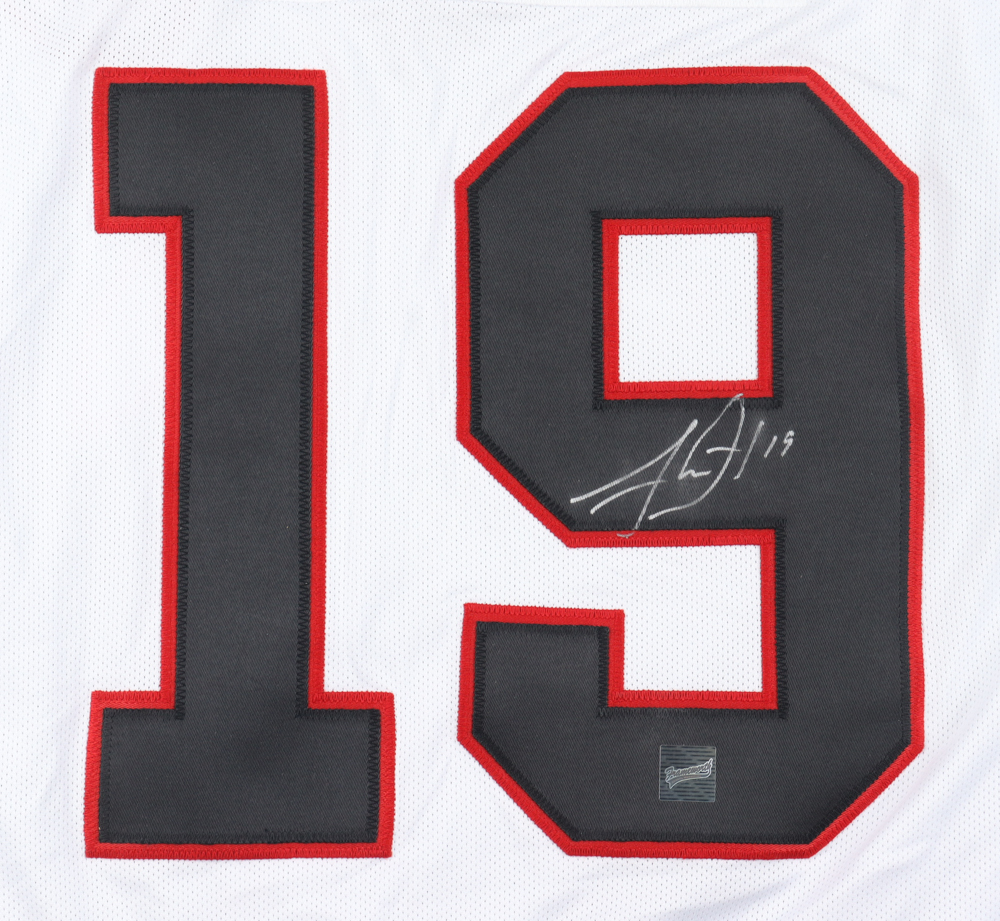 Jonathan Toews Signed Blackhawks Captain Jersey (Frameworth) at PristineAuction.com Jonathan Toews Signed Blackhawks Captain Jersey (Frameworth) at PristineAuction.com