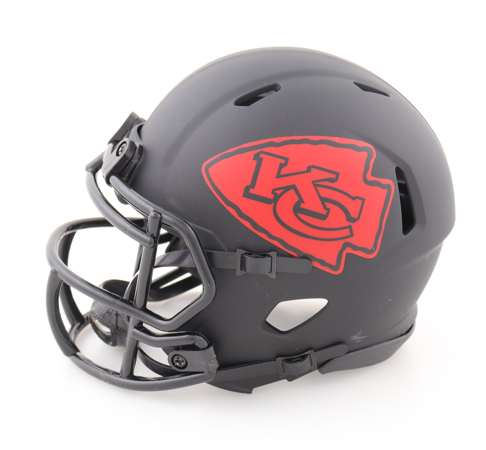 Clyde Edwards-Helaire Signed Chiefs Eclipse Alternate Speed Mini Helmet (Beckett) at PristineAuction.com Clyde Edwards-Helaire Signed Chiefs Eclipse Alternate Speed Mini Helmet (Beckett) at PristineAuction.com