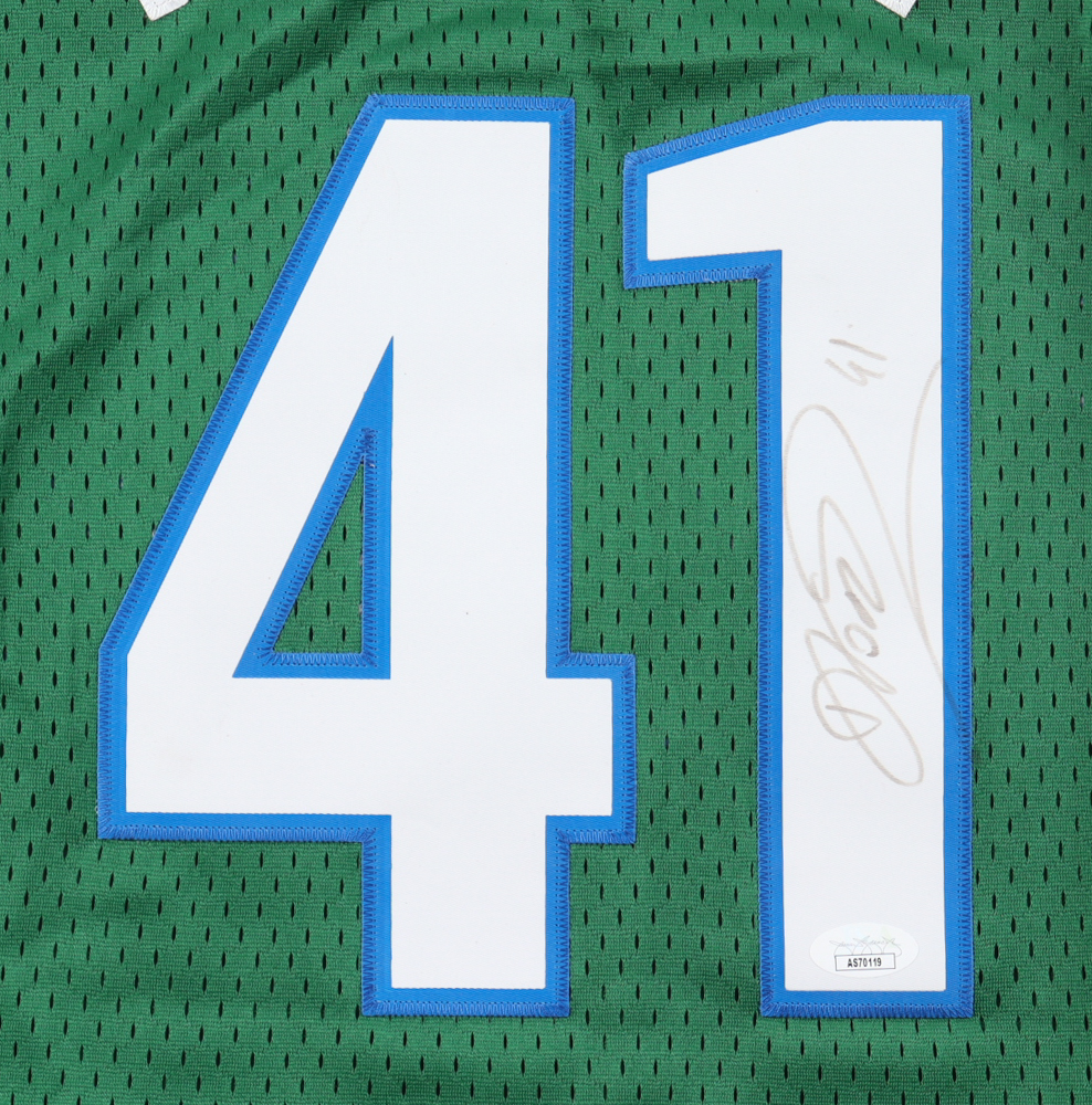Dirk Nowitzki Signed Mavericks Jersey (JSA) at PristineAuction.com Dirk Nowitzki Signed Mavericks Jersey (JSA) at PristineAuction.com