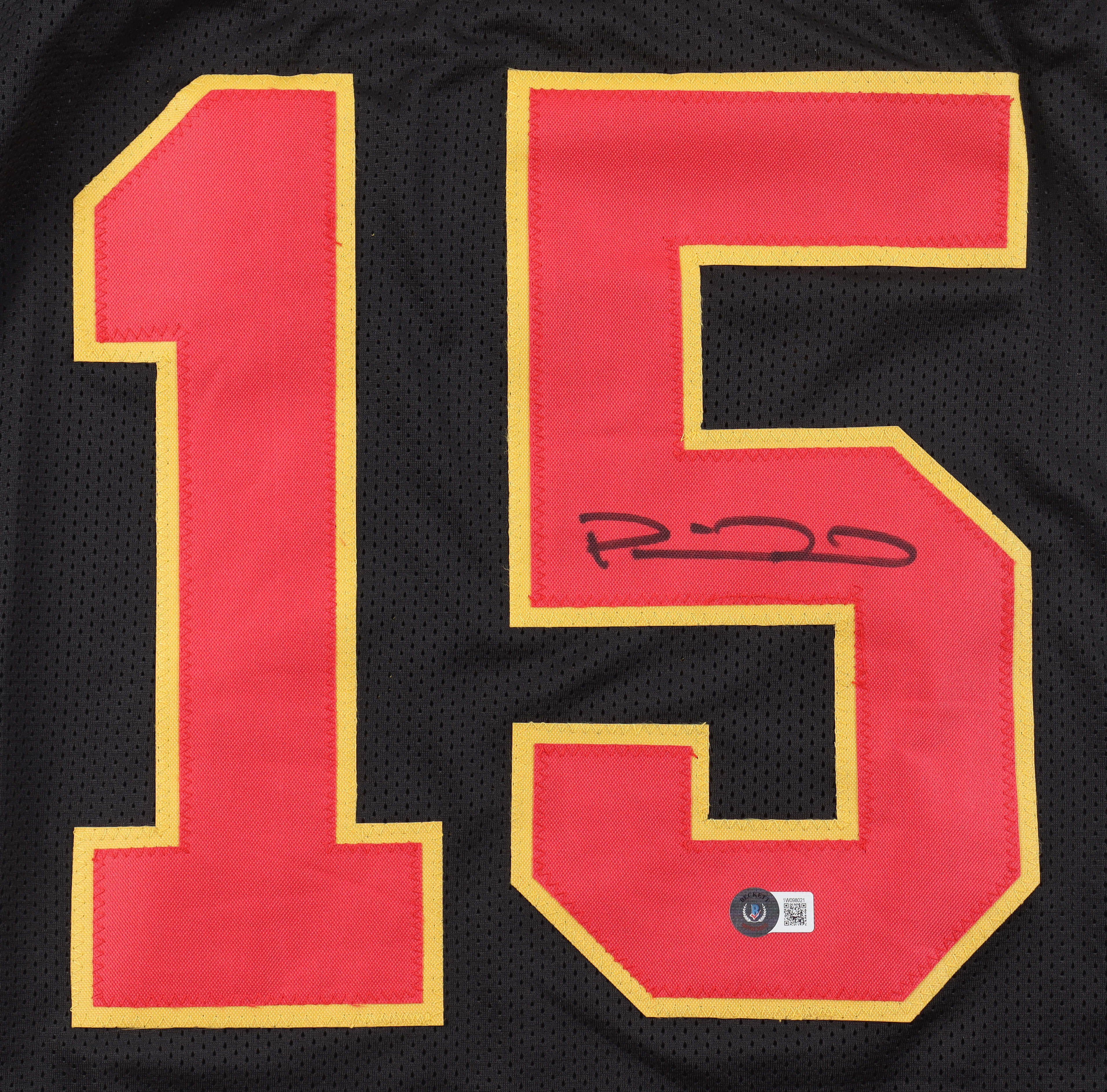 Patrick Mahomes Signed Jersey (Beckett) at PristineAuction.com Patrick Mahomes Signed Jersey (Beckett) at PristineAuction.com