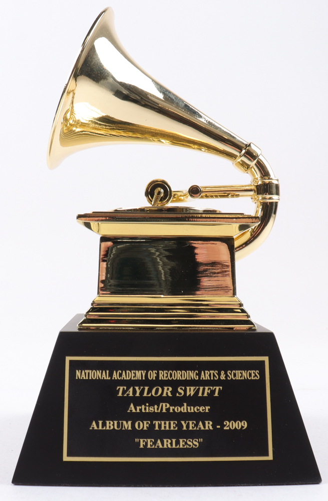 Taylor Swift 2009 Album of the Year "Fearless" Replica Grammy Awards Gramophone Trophy at PristineAuction.com Taylor Swift 2009 Album of the Year "Fearless" Replica Grammy Awards Gramophone Trophy at PristineAuction.com