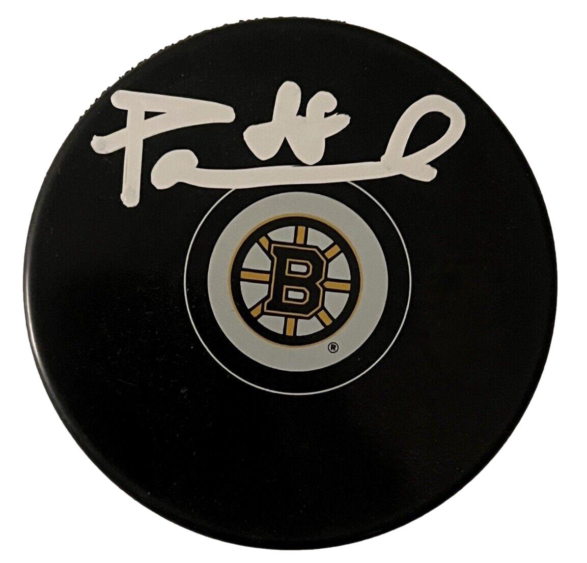 David Pastrnak Signed Bruins Logo Hockey Puck (Beckett) at PristineAuction.com David Pastrnak Signed Bruins Logo Hockey Puck (Beckett) at PristineAuction.com