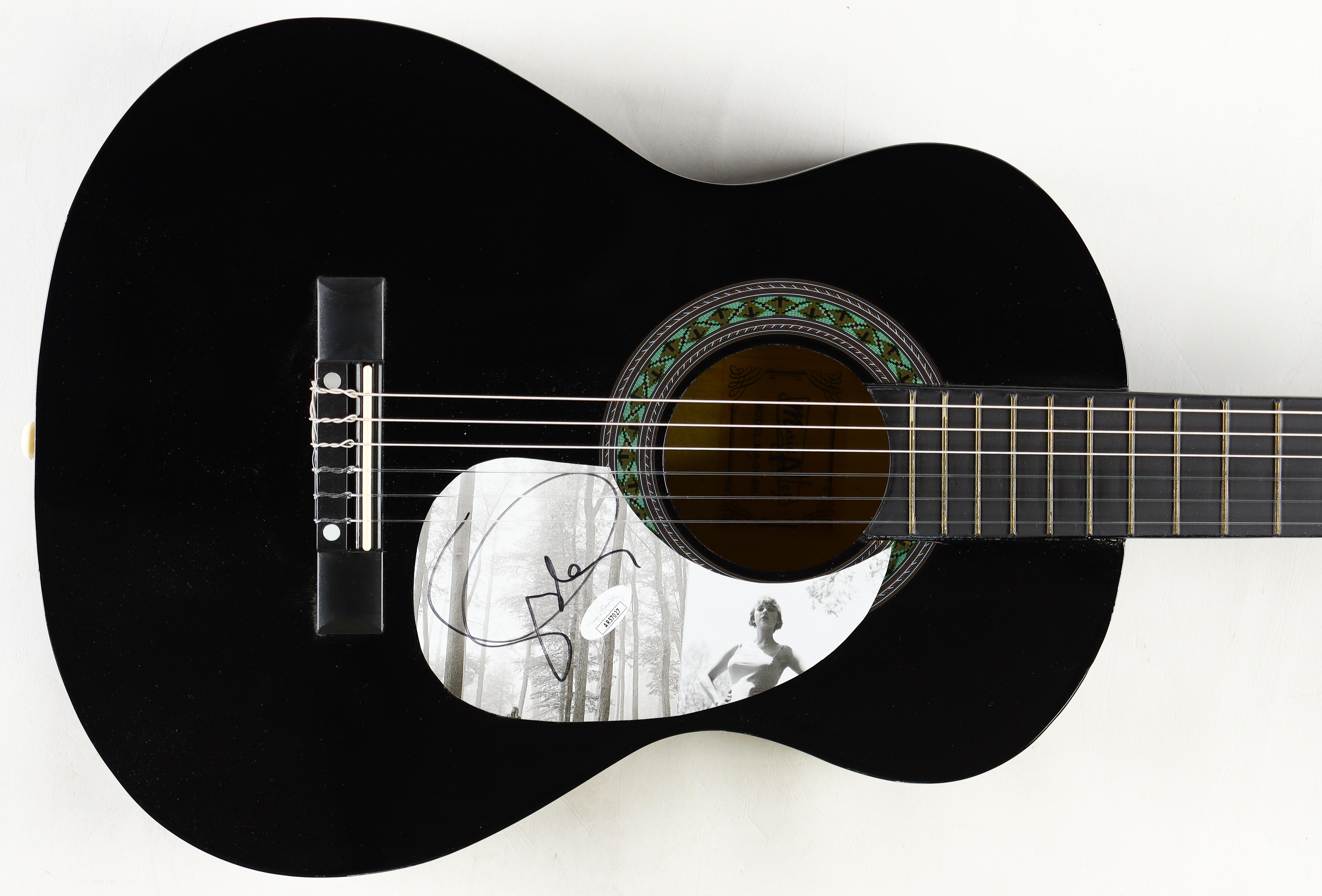 Taylor Swift Signed 34" Acoustic Guitar (JSA) at PristineAuction.com Taylor Swift Signed 34" Acoustic Guitar (JSA) at PristineAuction.com