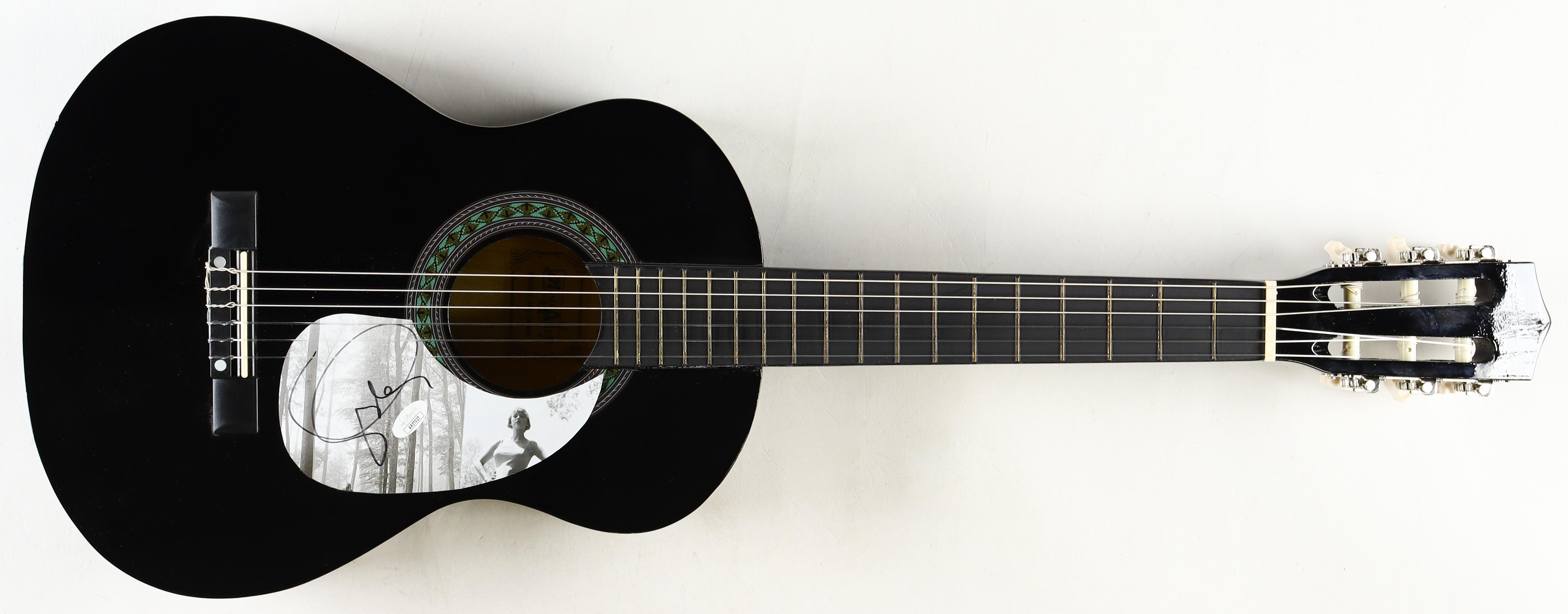 Taylor Swift Signed 34" Acoustic Guitar (JSA) at PristineAuction.com Taylor Swift Signed 34" Acoustic Guitar (JSA) at PristineAuction.com