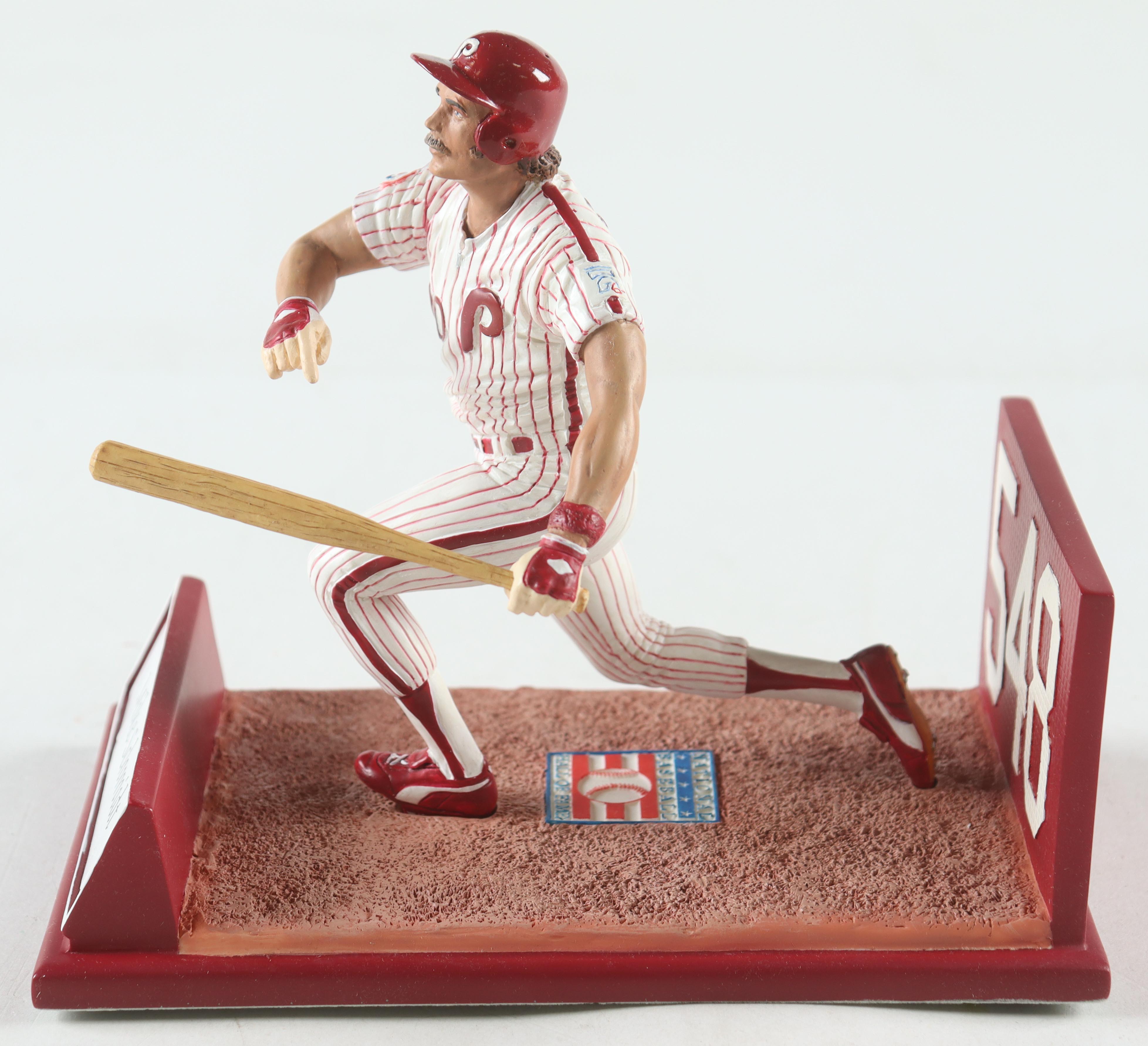 Mike Schmidt LE Phillies Baseball Hall Of Fame Ceramic Figurine at PristineAuction.com Mike Schmidt LE Phillies Baseball Hall Of Fame Ceramic Figurine at PristineAuction.com
