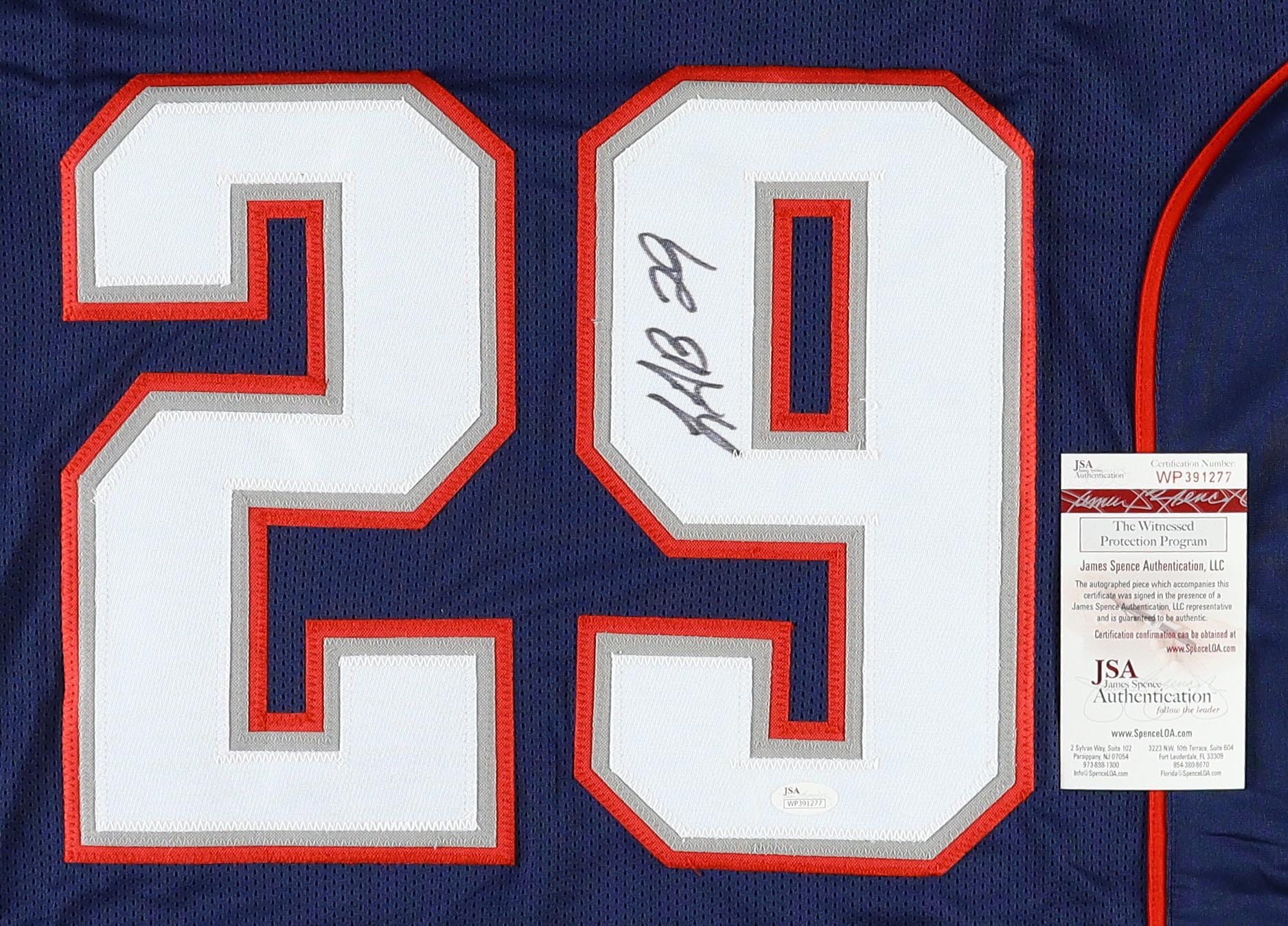 LeGarrette Blount Signed Jersey (JSA) at PristineAuction.com LeGarrette Blount Signed Jersey (JSA) at PristineAuction.com