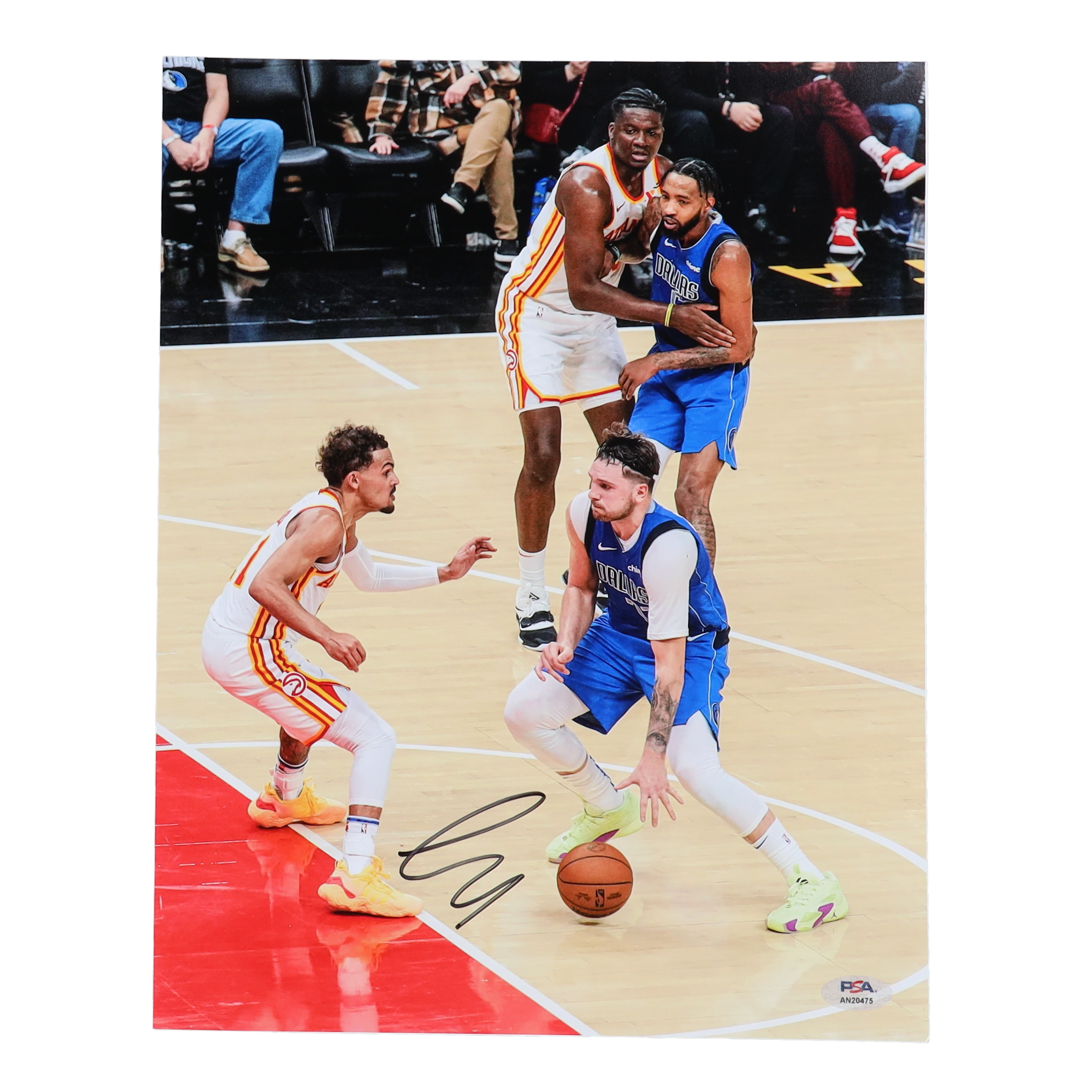 Luka Doncic Signed Mavericks 11x14 Photo (PSA) at PristineAuction.com Luka Doncic Signed Mavericks 11x14 Photo (PSA) at PristineAuction.com