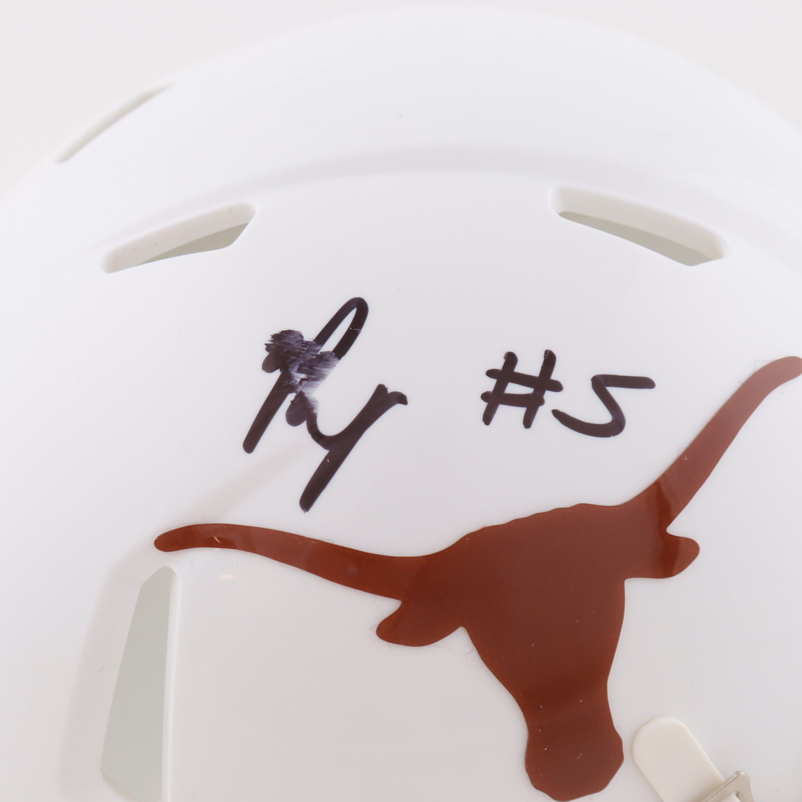 Bijan Robinson Signed Texas Longhorns Speed Mini Helmet (Beckett) at PristineAuction.com Bijan Robinson Signed Texas Longhorns Speed Mini Helmet (Beckett) at PristineAuction.com