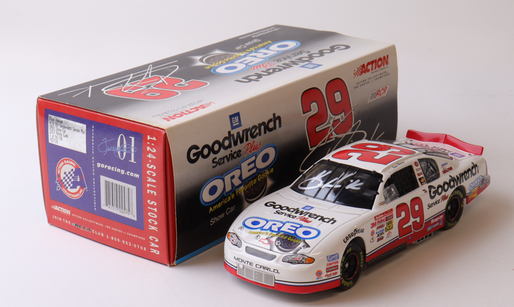 Kevin Harvick Signed LE #29 GM Goodwrench Service OREO Show Car 2001 Monte Carlo 1:24 Die-Cast Car (PA) at PristineAuction.com Kevin Harvick Signed LE #29 GM Goodwrench Service OREO Show Car 2001 Monte Carlo 1:24 Die-Cast Car (PA) at PristineAuction.com