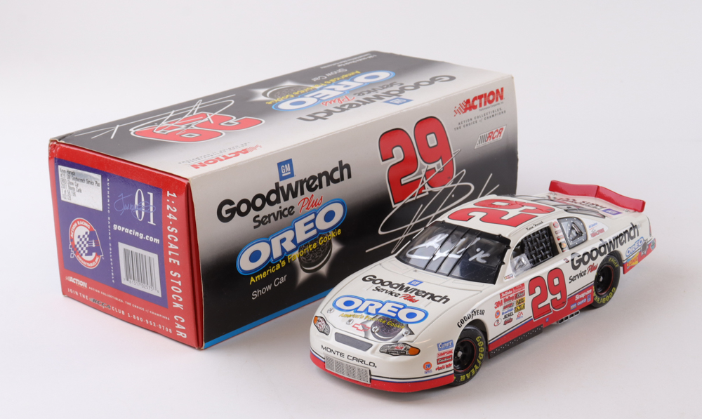 Kevin Harvick Signed LE #29 GM Goodwrench Service OREO Show Car 2001 Monte Carlo 1:24 Die-Cast Car (PA) at PristineAuction.com Kevin Harvick Signed LE #29 GM Goodwrench Service OREO Show Car 2001 Monte Carlo 1:24 Die-Cast Car (PA) at PristineAuction.com