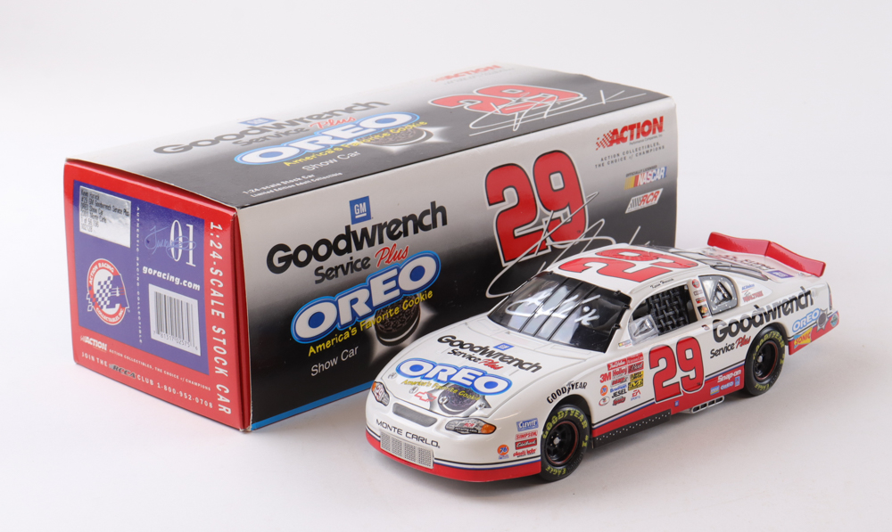 Kevin Harvick Signed LE #29 GM Goodwrench Service OREO Show Car 2001 Monte Carlo 1:24 Die-Cast Car (PA) at PristineAuction.com Kevin Harvick Signed LE #29 GM Goodwrench Service OREO Show Car 2001 Monte Carlo 1:24 Die-Cast Car (PA) at PristineAuction.com