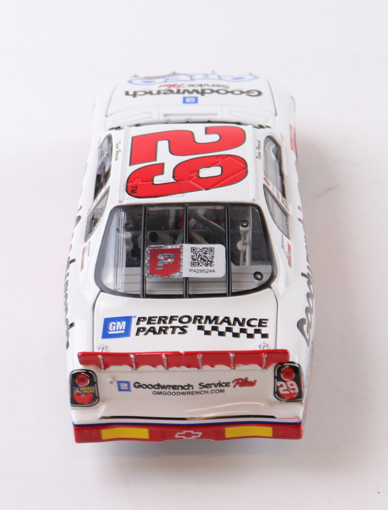 Kevin Harvick Signed LE #29 GM Goodwrench Service OREO Show Car 2001 Monte Carlo 1:24 Die-Cast Car (PA) at PristineAuction.com Kevin Harvick Signed LE #29 GM Goodwrench Service OREO Show Car 2001 Monte Carlo 1:24 Die-Cast Car (PA) at PristineAuction.com