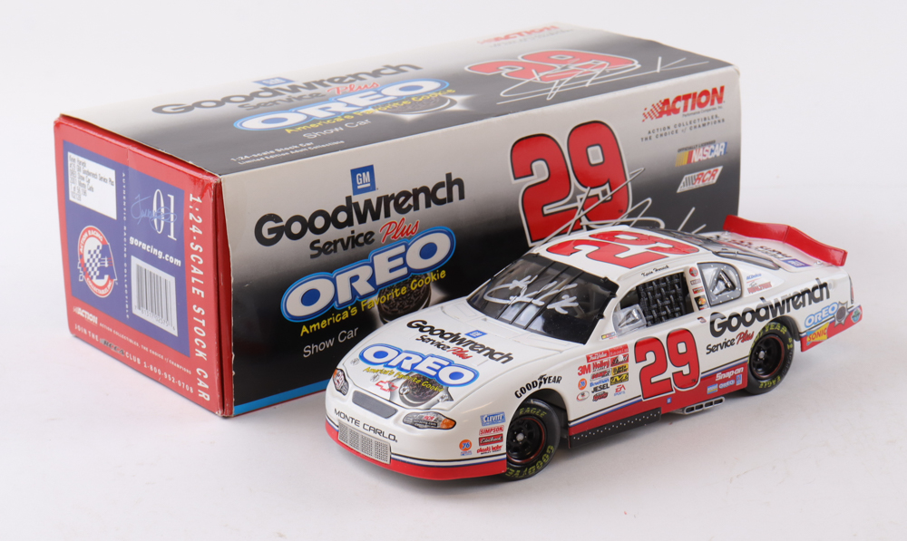 Kevin Harvick Signed LE #29 GM Goodwrench Service OREO Show Car 2001 Monte Carlo 1:24 Die-Cast Car (PA) at PristineAuction.com Kevin Harvick Signed LE #29 GM Goodwrench Service OREO Show Car 2001 Monte Carlo 1:24 Die-Cast Car (PA) at PristineAuction.com