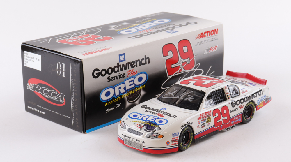 Kevin Harvick Signed LE #29 GM Goodwrench Service OREO Show Car 2001 Monte Carlo 1:24 Die-Cast Car (PA) at PristineAuction.com Kevin Harvick Signed LE #29 GM Goodwrench Service OREO Show Car 2001 Monte Carlo 1:24 Die-Cast Car (PA) at PristineAuction.com
