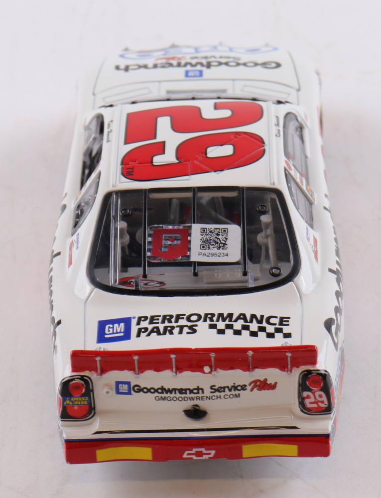 Kevin Harvick Signed LE #29 GM Goodwrench Service OREO Show Car 2001 Monte Carlo 1:24 Die-Cast Car (PA) at PristineAuction.com Kevin Harvick Signed LE #29 GM Goodwrench Service OREO Show Car 2001 Monte Carlo 1:24 Die-Cast Car (PA) at PristineAuction.com