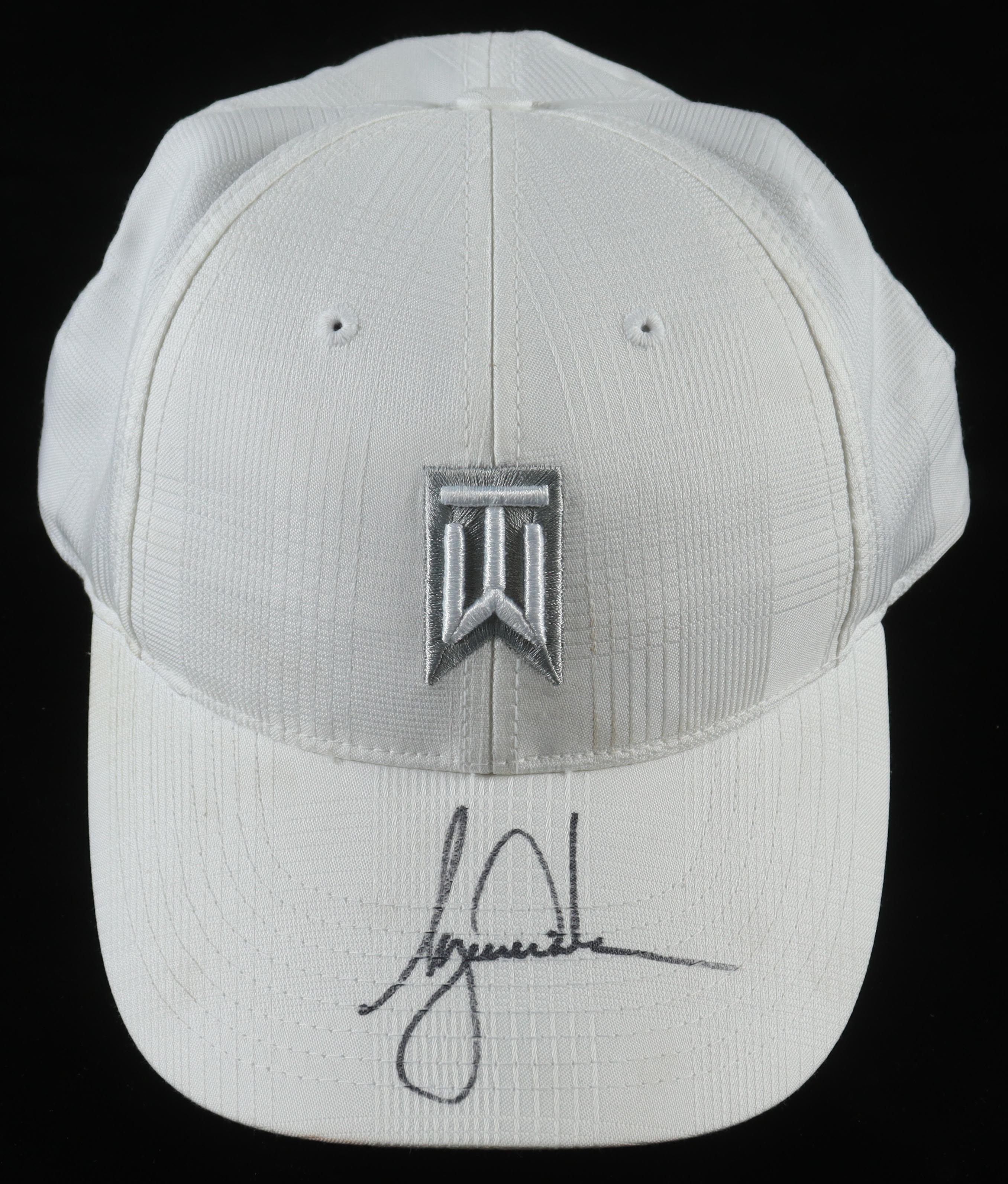 Tiger Woods Signed Nike Player Model Hat (JSA) at PristineAuction.com Tiger Woods Signed Nike Player Model Hat (JSA) at PristineAuction.com