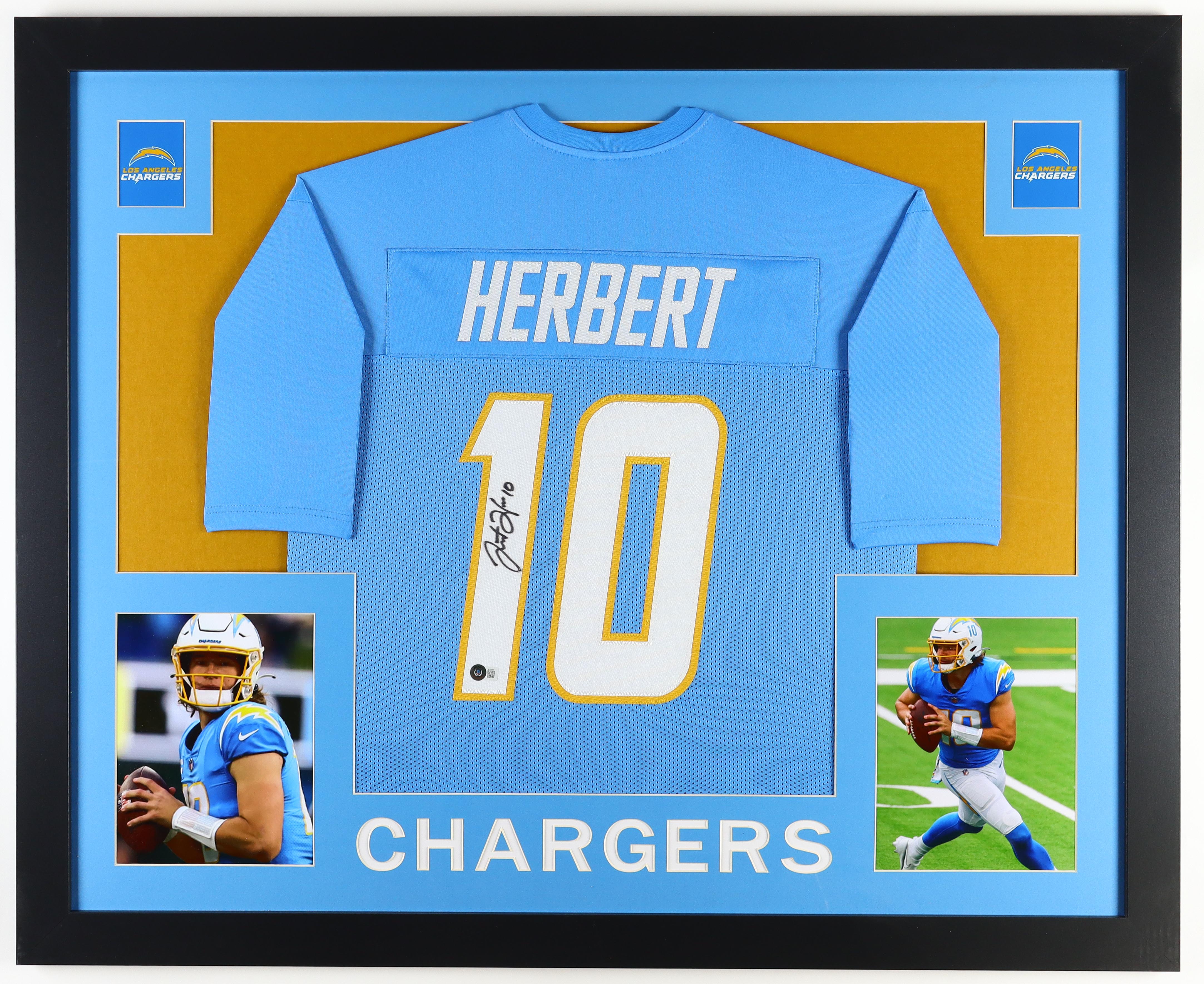 Justin Herbert Signed Custom Framed Jersey Display (Beckett) at PristineAuction.com Justin Herbert Signed Custom Framed Jersey Display (Beckett) at PristineAuction.com