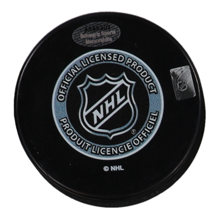 Dustin Byfuglien Signed Blackhwaks Logo Hockey Puck (Schwartz) at PristineAuction.com Dustin Byfuglien Signed Blackhwaks Logo Hockey Puck (Schwartz) at PristineAuction.com