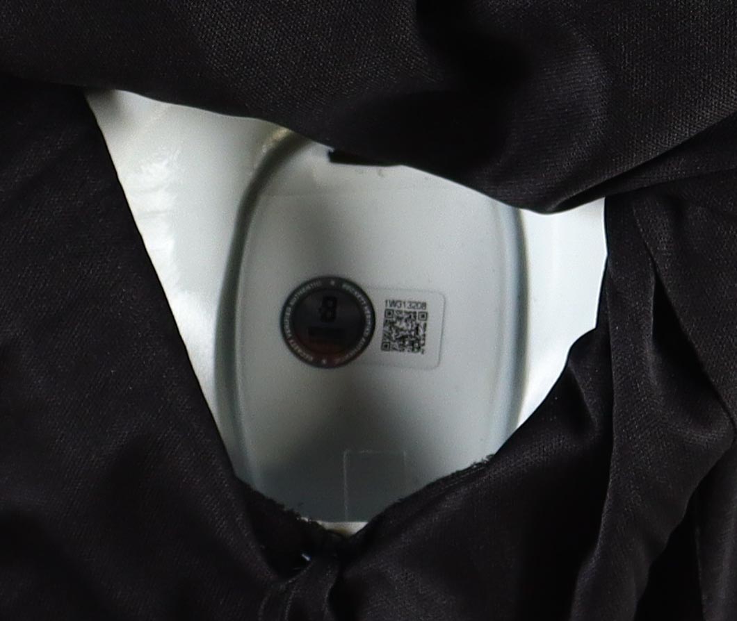 Mikey Madison Signed "Scream" Ghostface Mask Inscribed "Amber" (Beckett) at PristineAuction.com Mikey Madison Signed "Scream" Ghostface Mask Inscribed "Amber" (Beckett) at PristineAuction.com