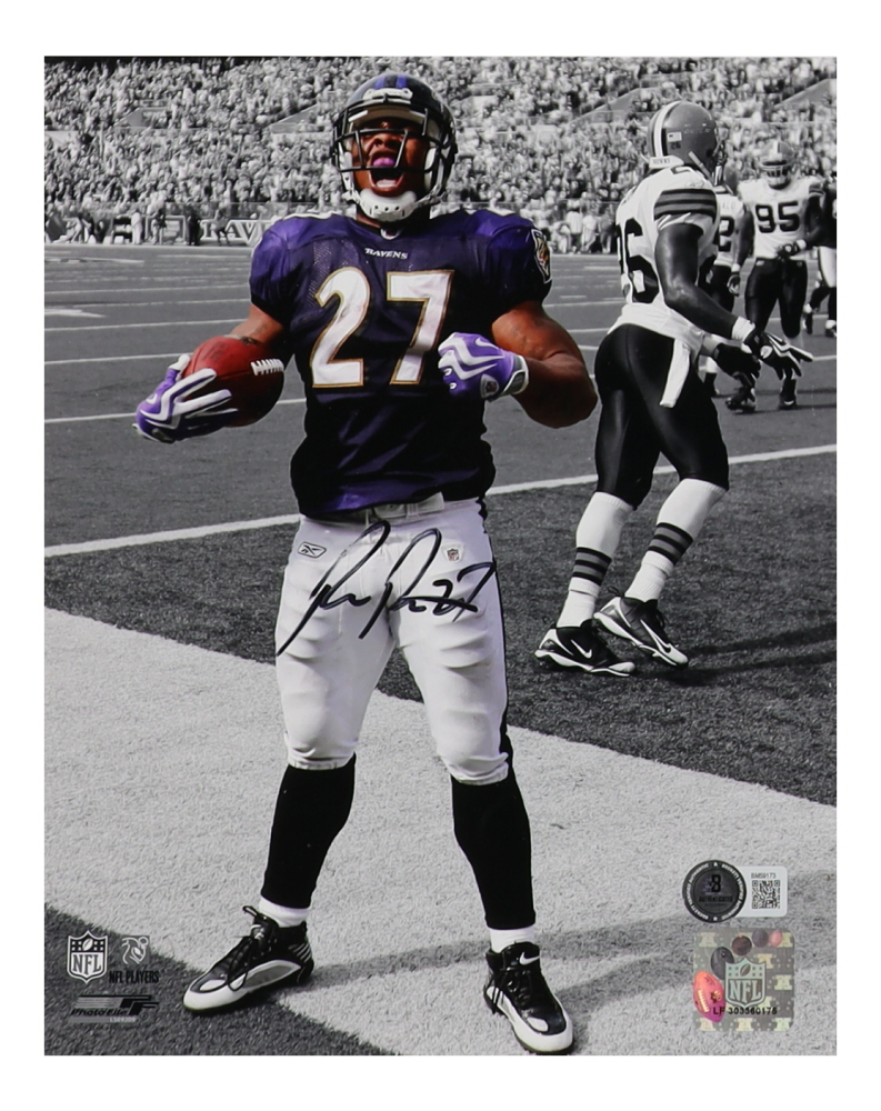Ray Rice Signed Ravens 8x10 Photo (Beckett) | Pristine Auction